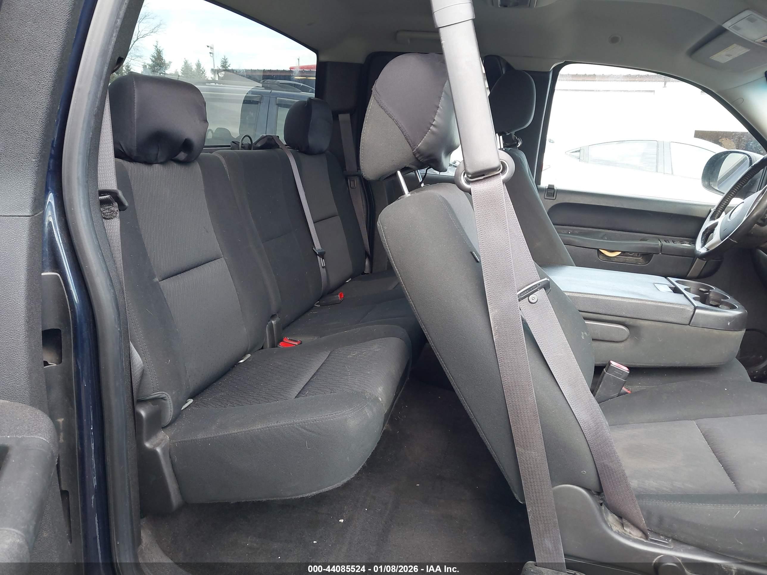 CHEVROLET SILVERADO image 8