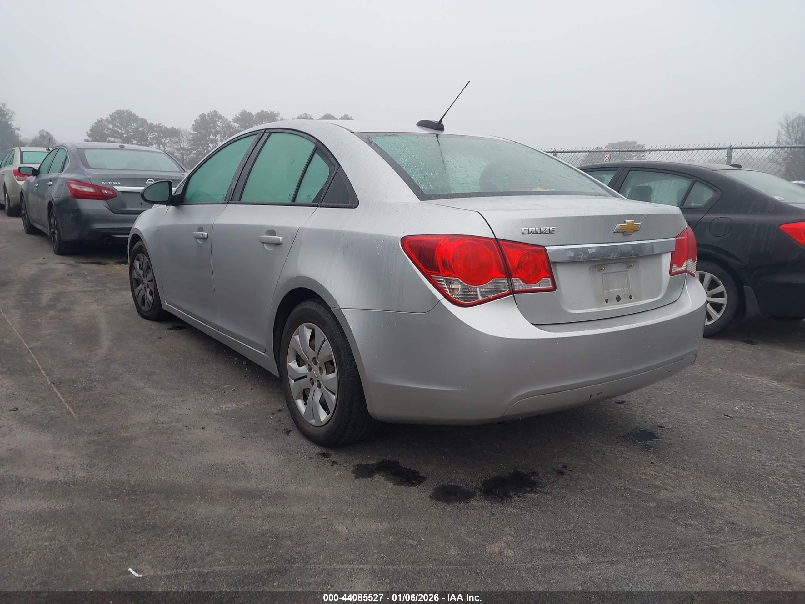 CHEVROLET CRUZE image 3