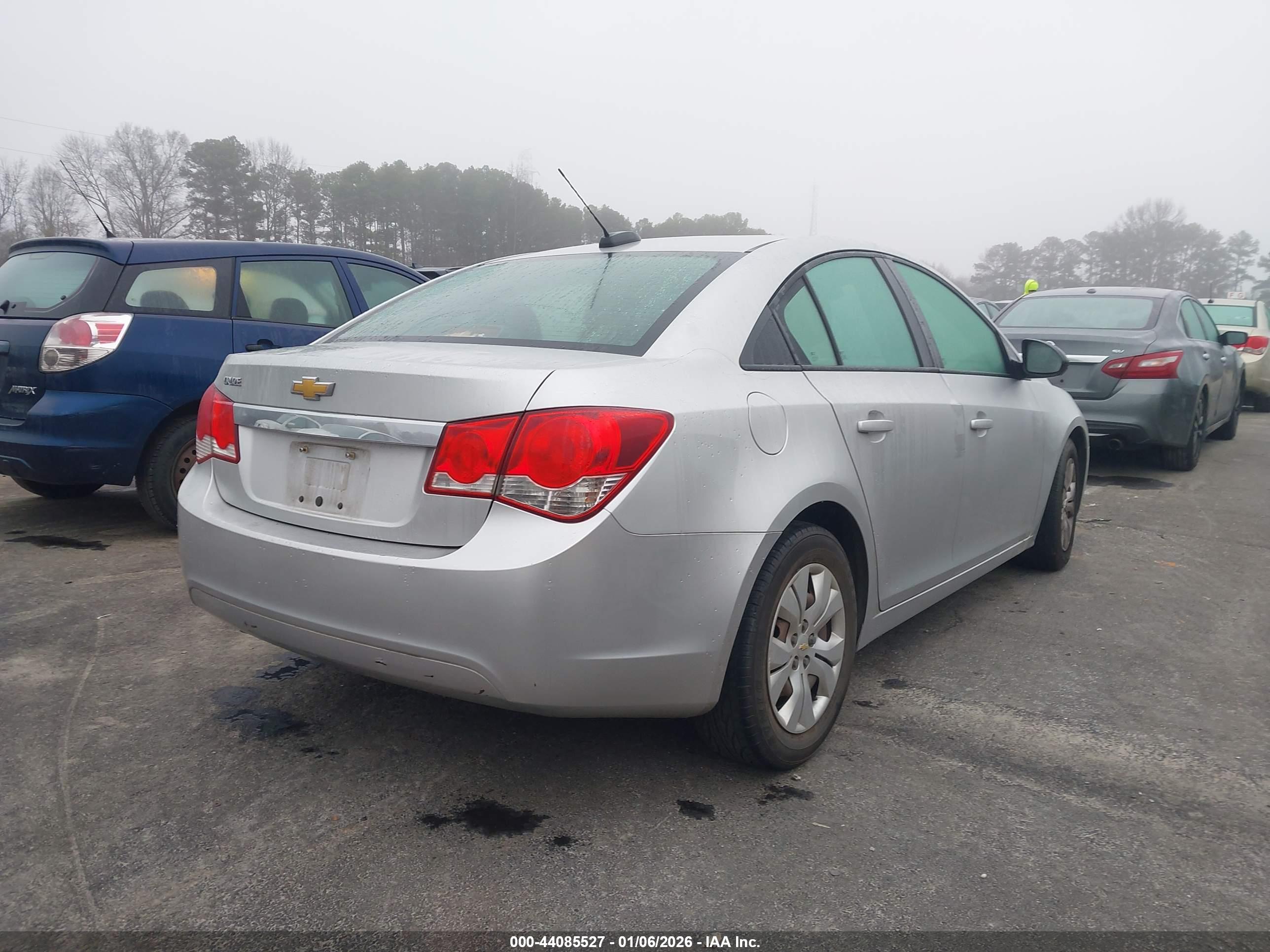CHEVROLET CRUZE image 4