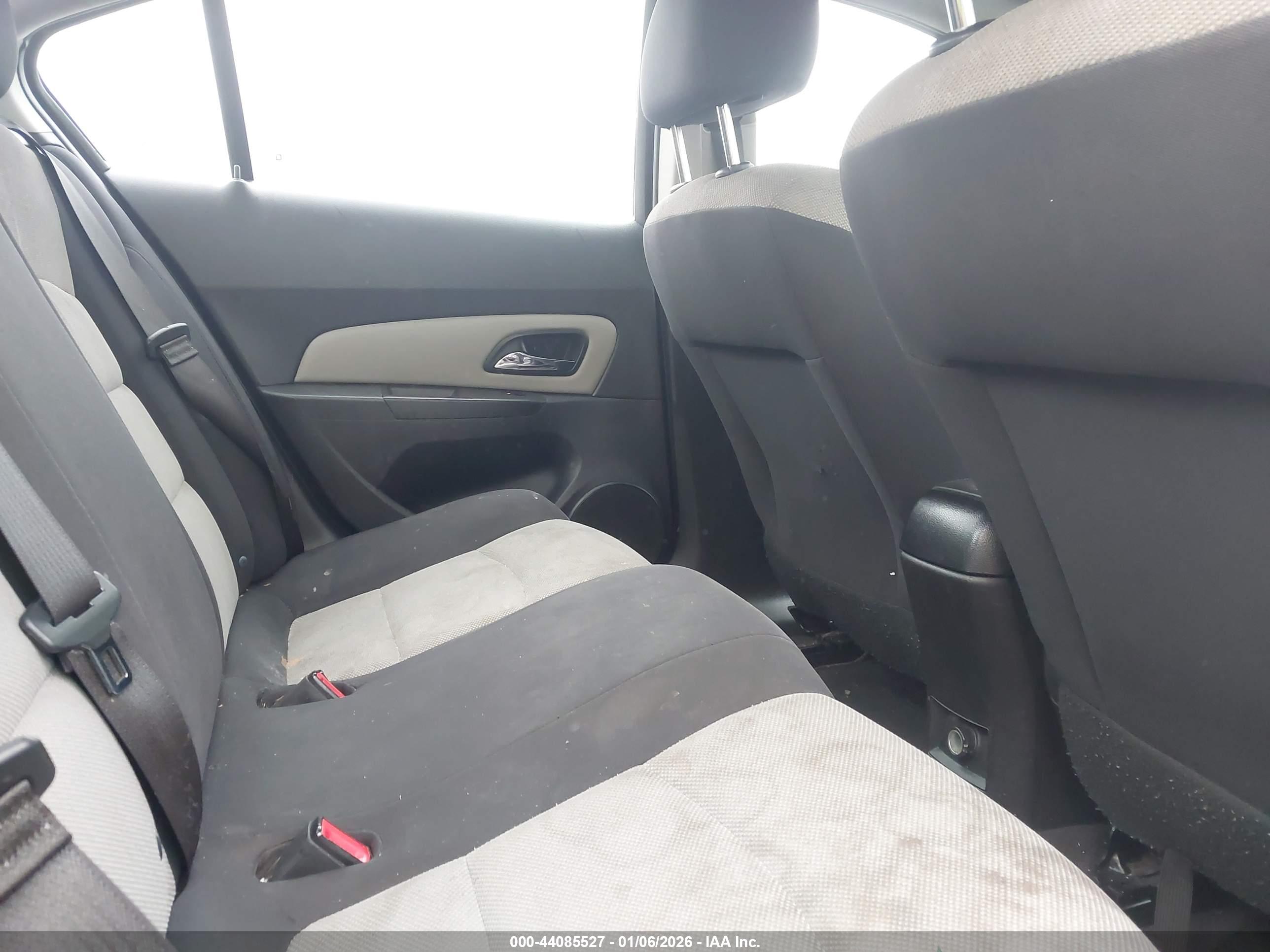 CHEVROLET CRUZE image 8