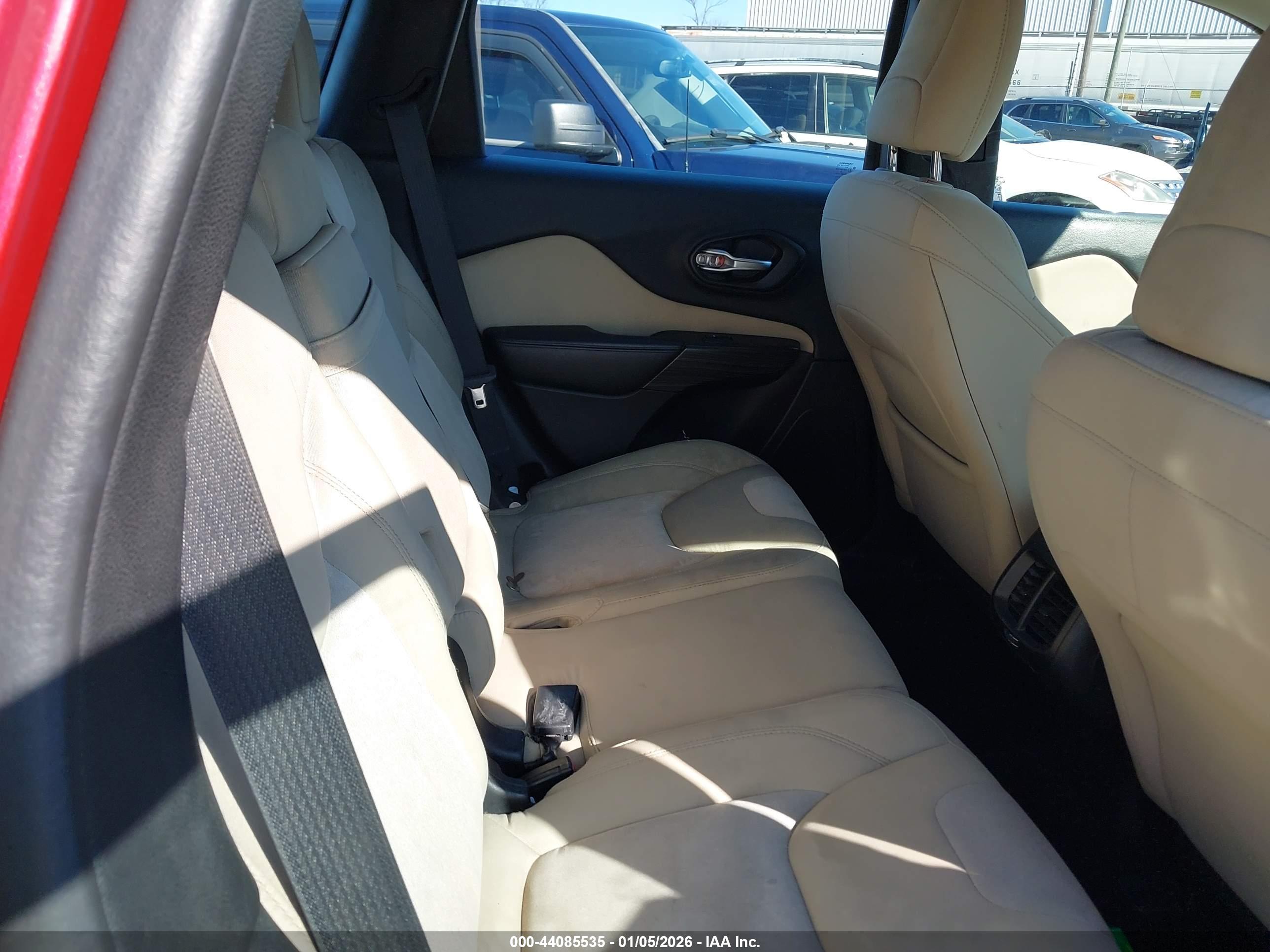 JEEP CHEROKEE image 8