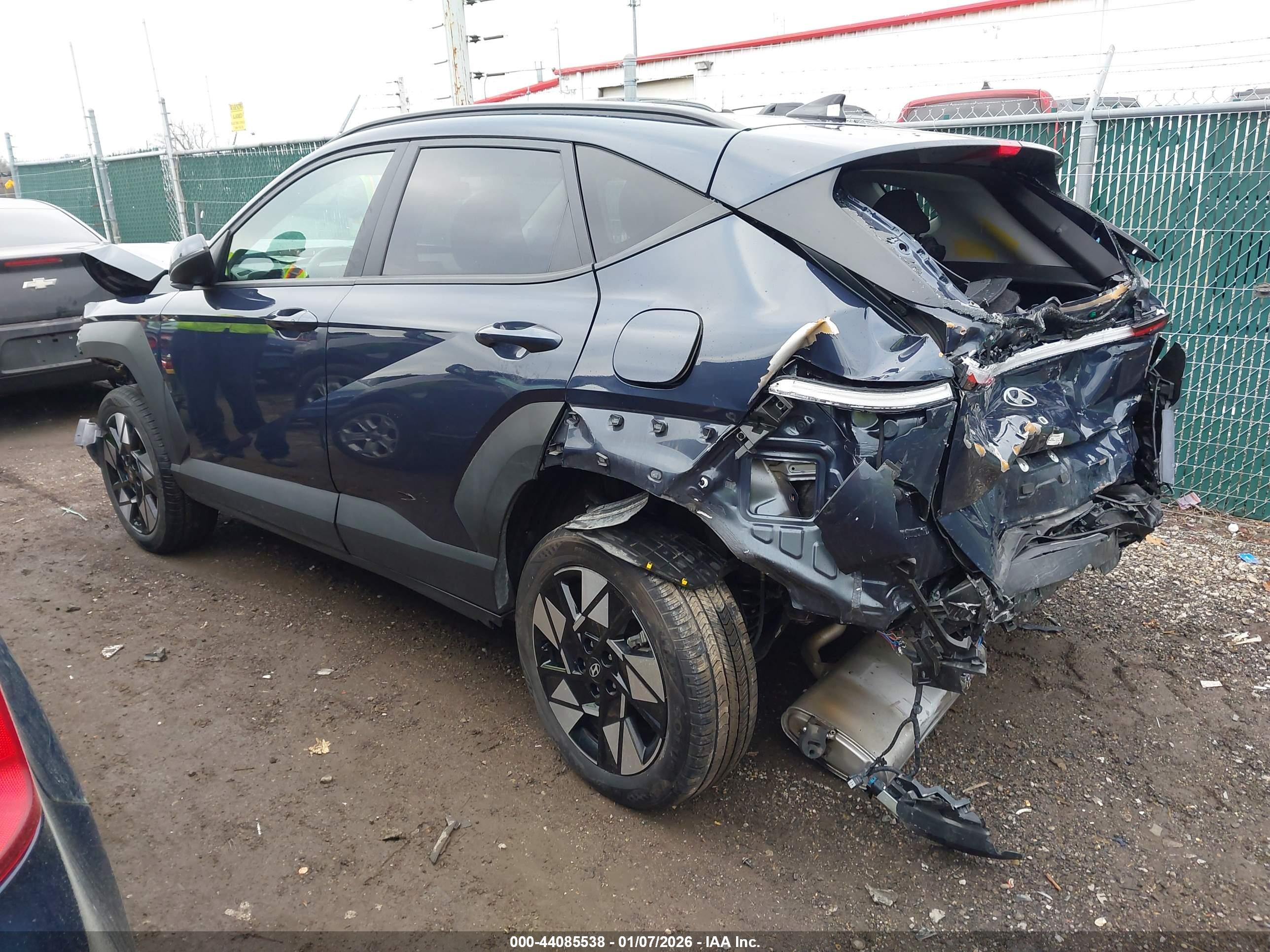 HYUNDAI KONA image 3