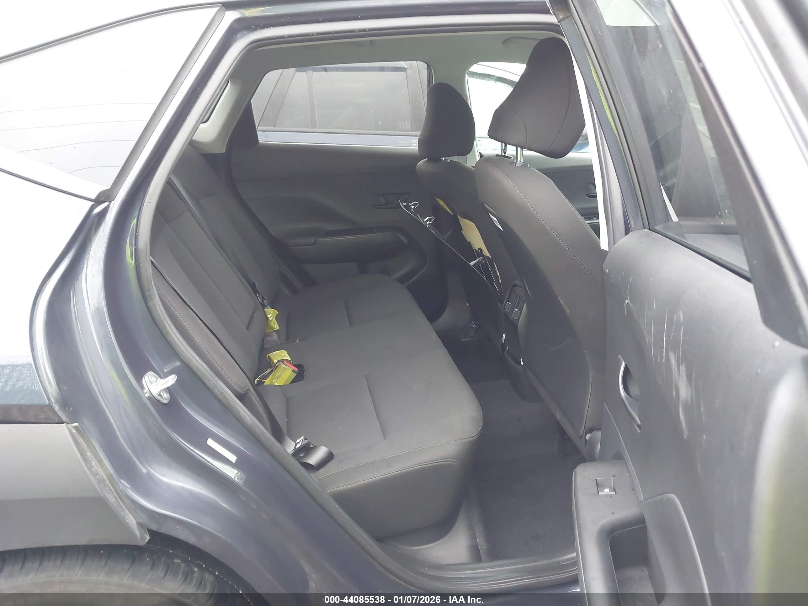 HYUNDAI KONA image 8