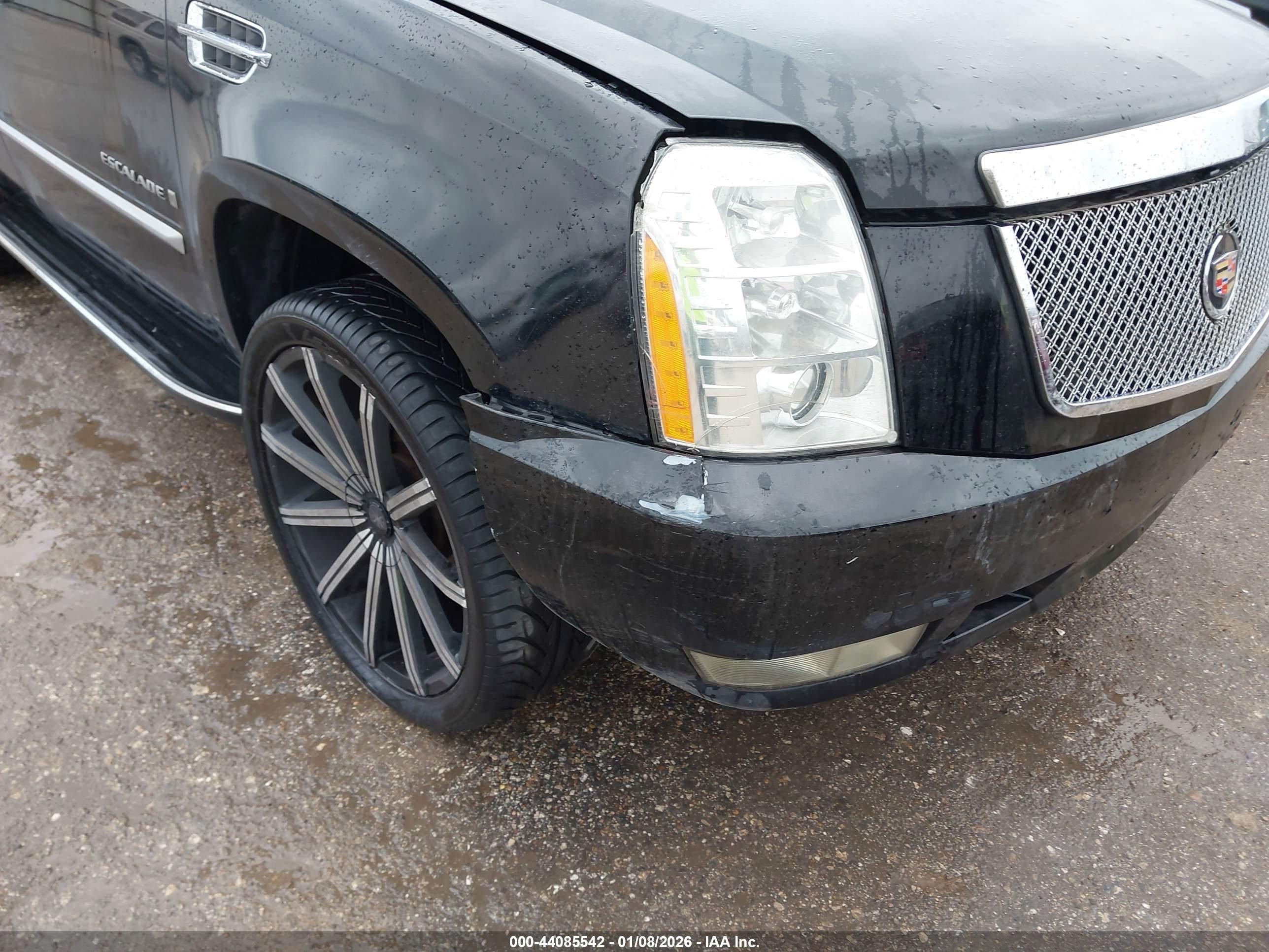 CADILLAC ESCALADE image 6
