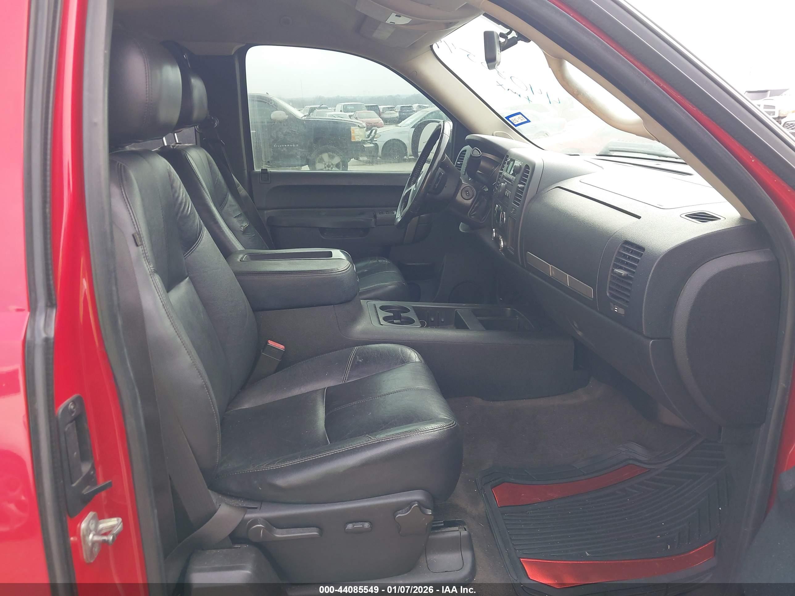 CHEVROLET SILVERADO image 5