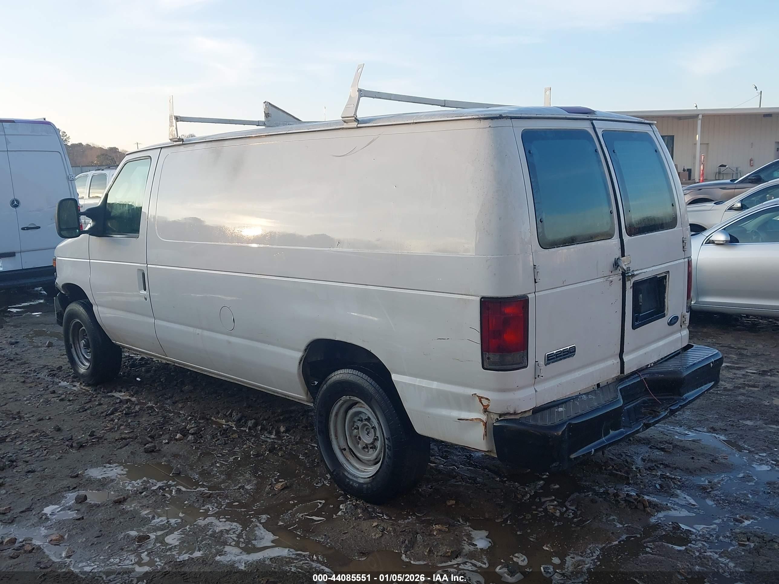 FORD E-250 image 3