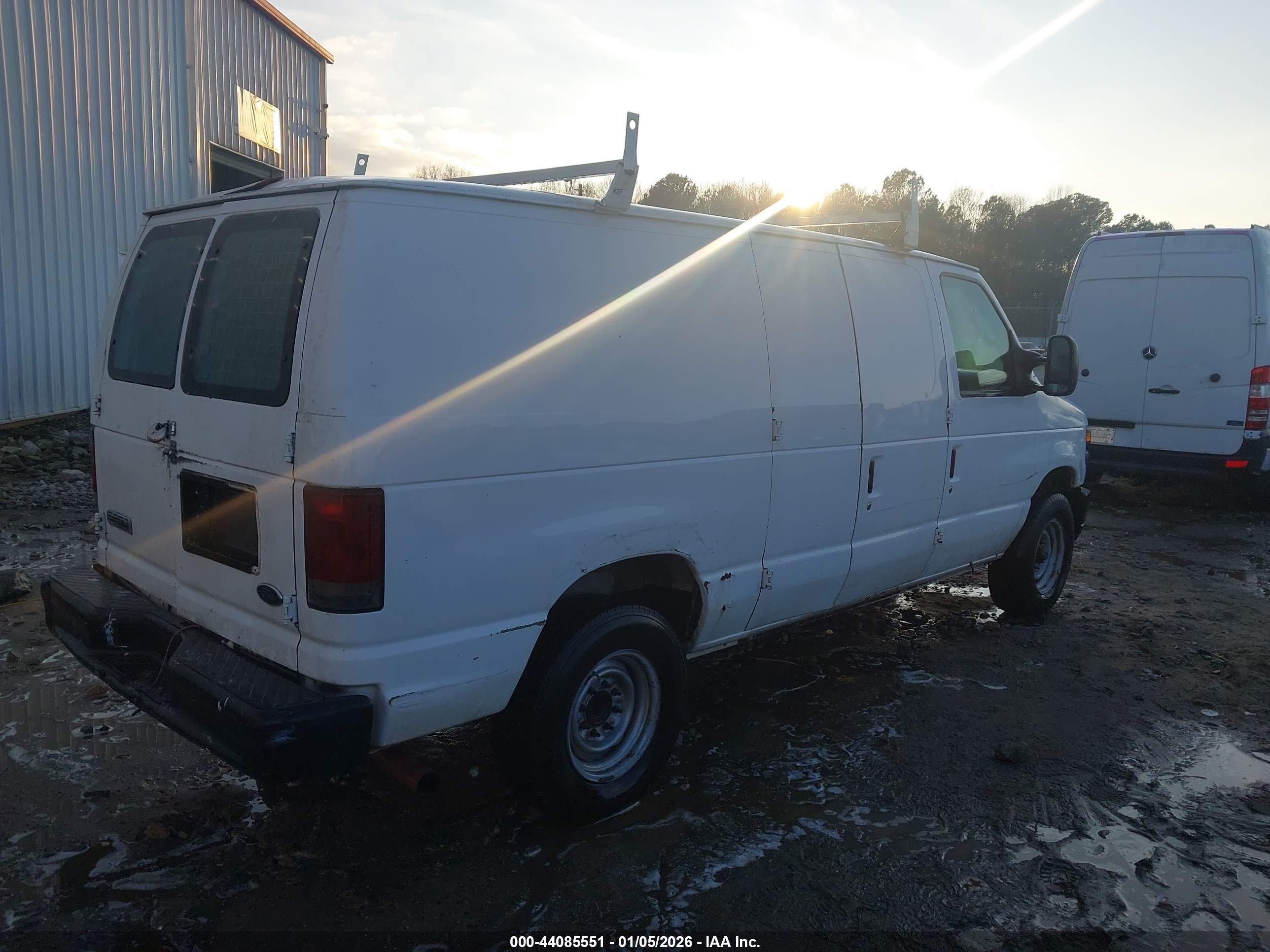 FORD E-250 image 4