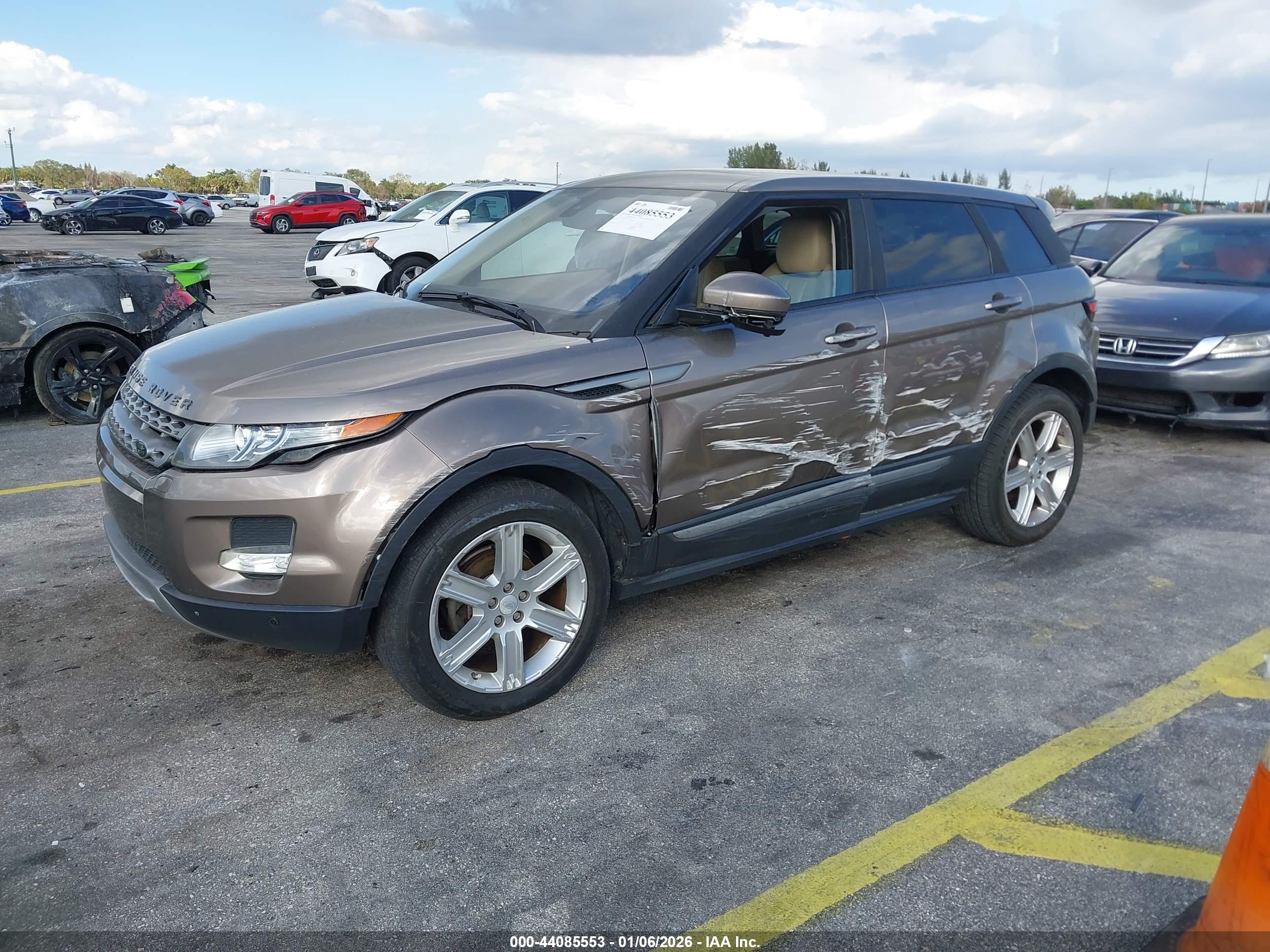 LAND ROVER image 2