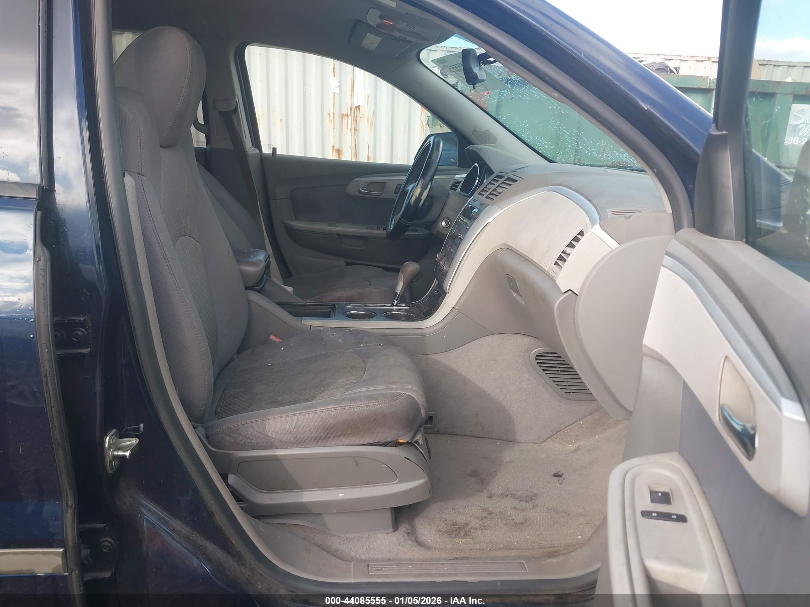 CHEVROLET TRAVERSE image 5