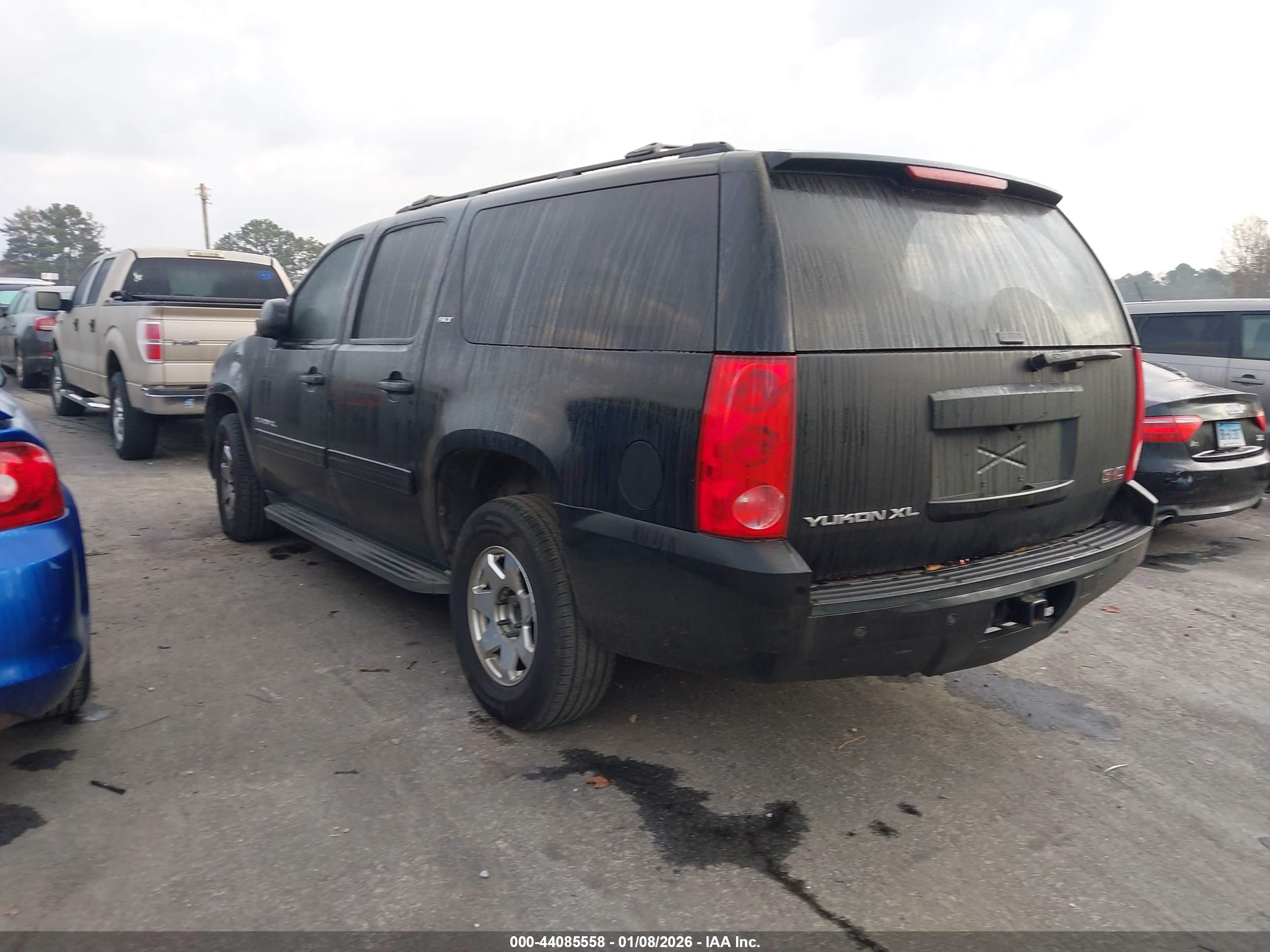GMC YUKON image 3