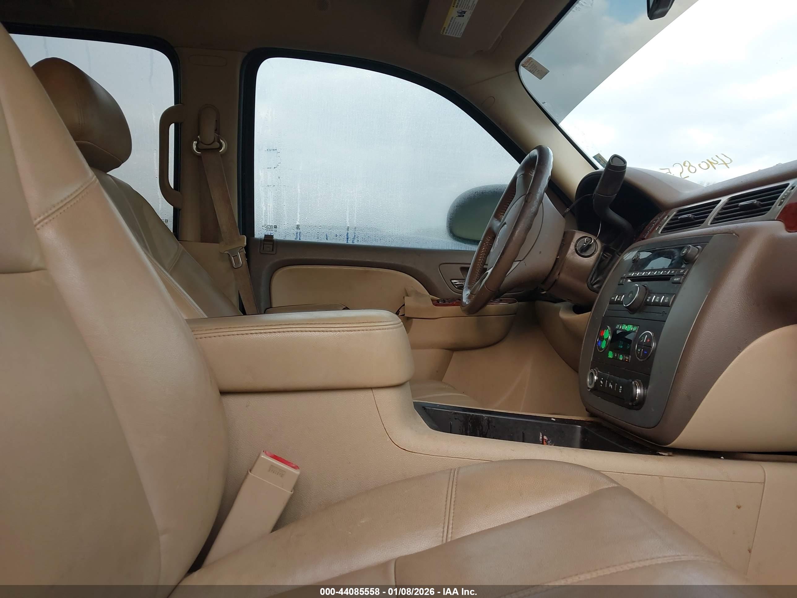 GMC YUKON image 5