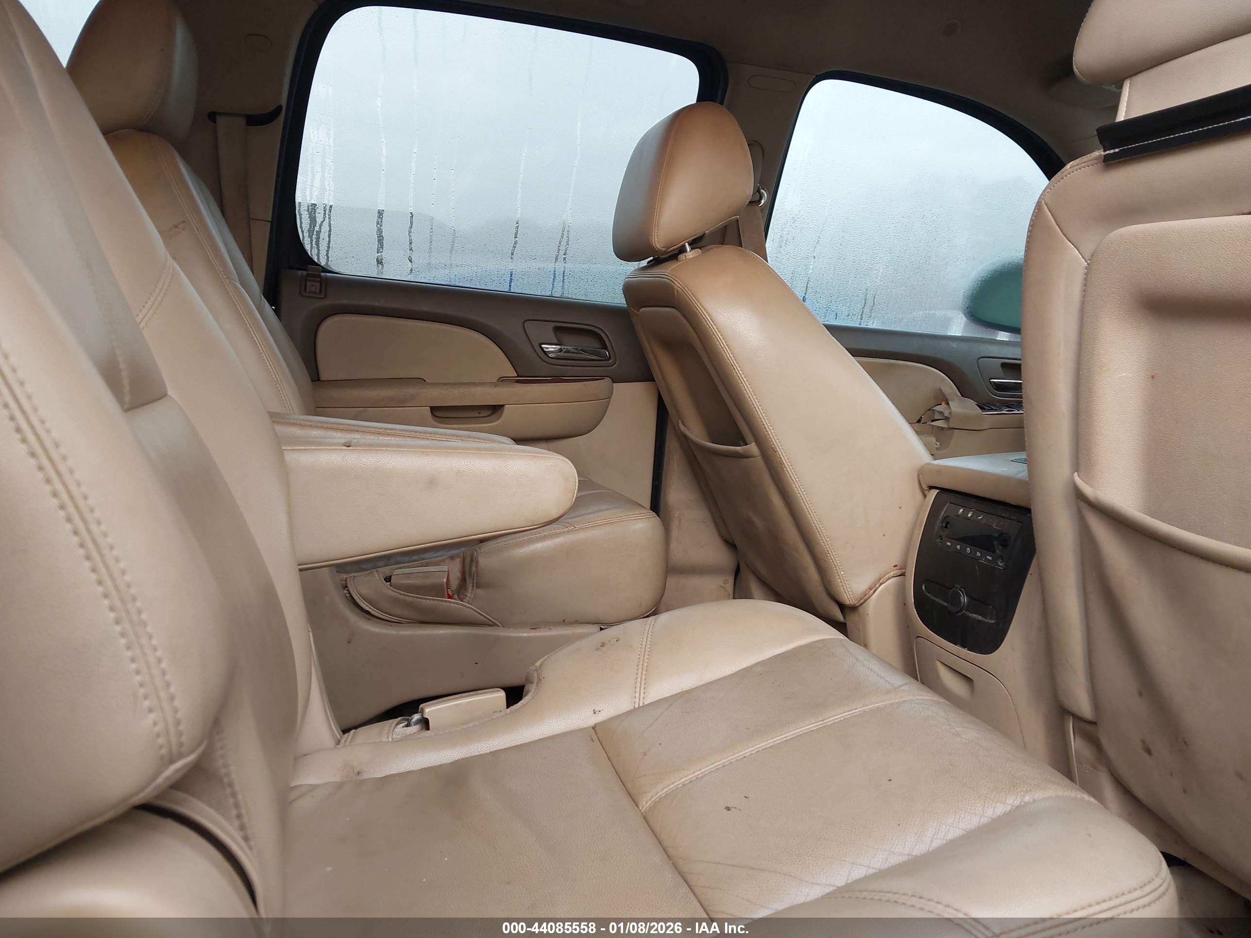 GMC YUKON image 8