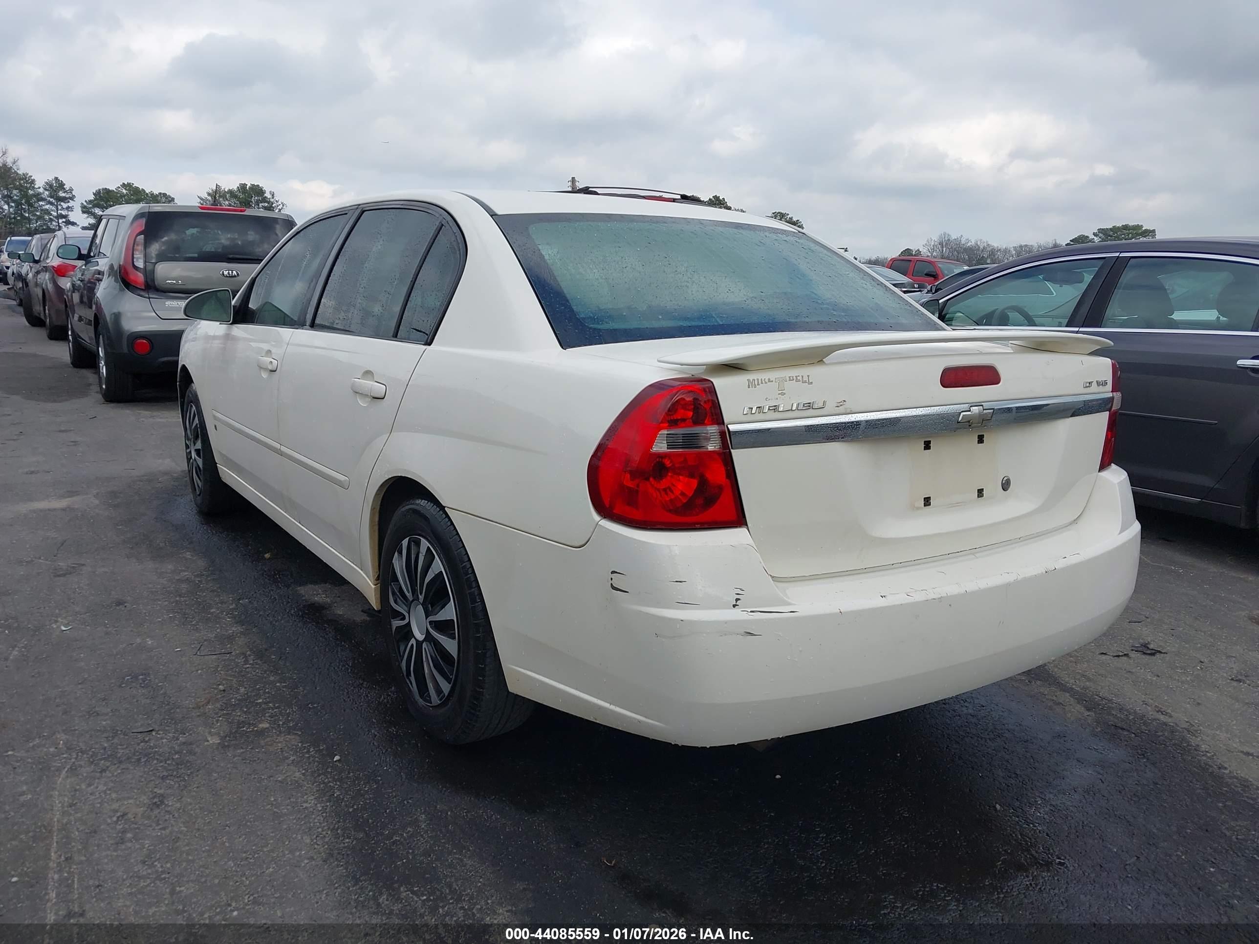 CHEVROLET MALIBU image 3