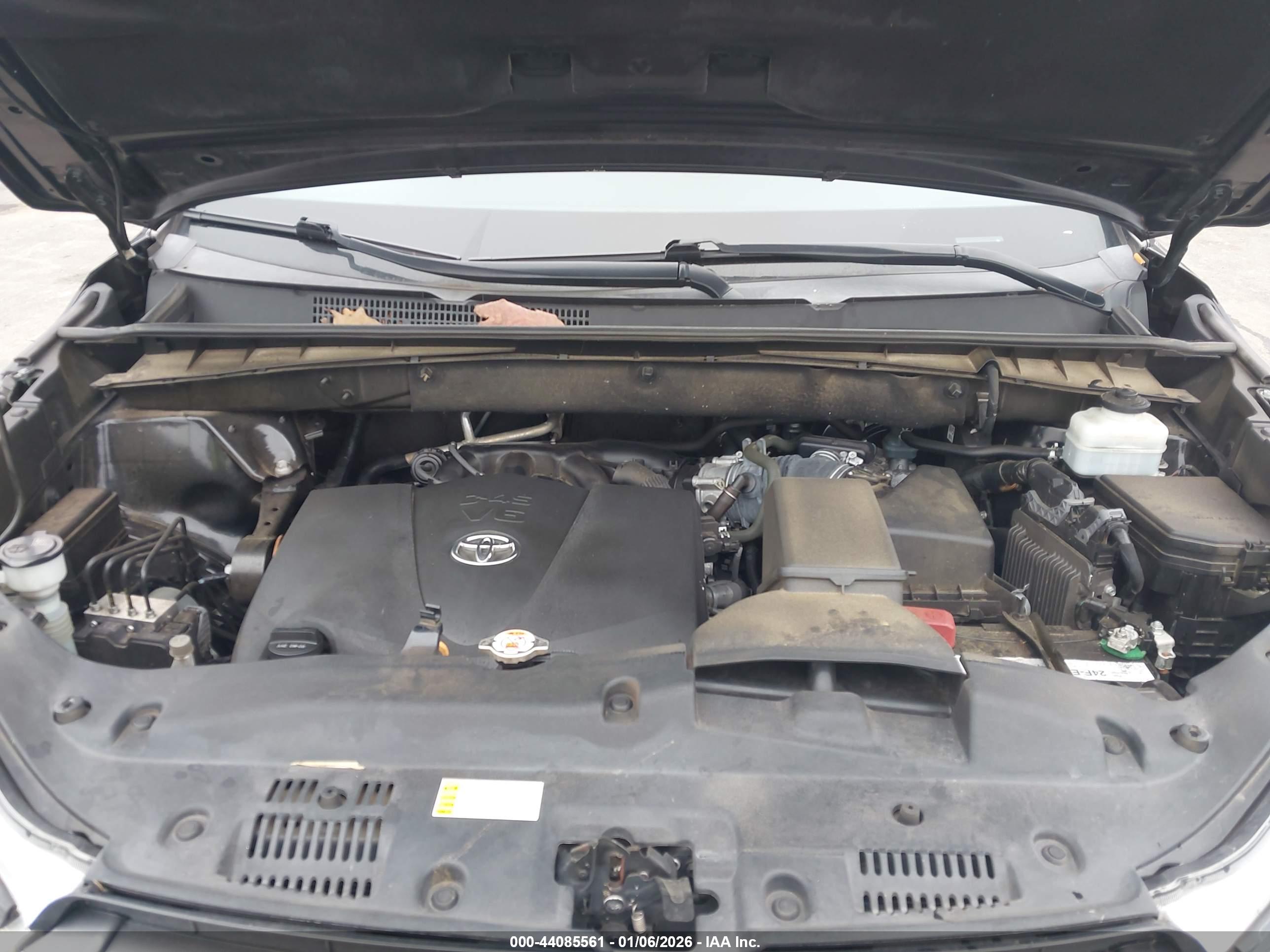 TOYOTA HIGHLANDER image 10