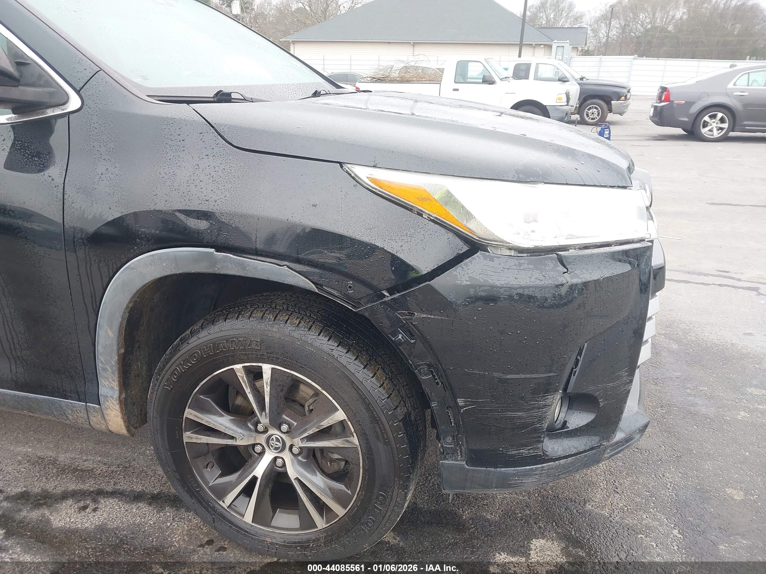 TOYOTA HIGHLANDER image 6