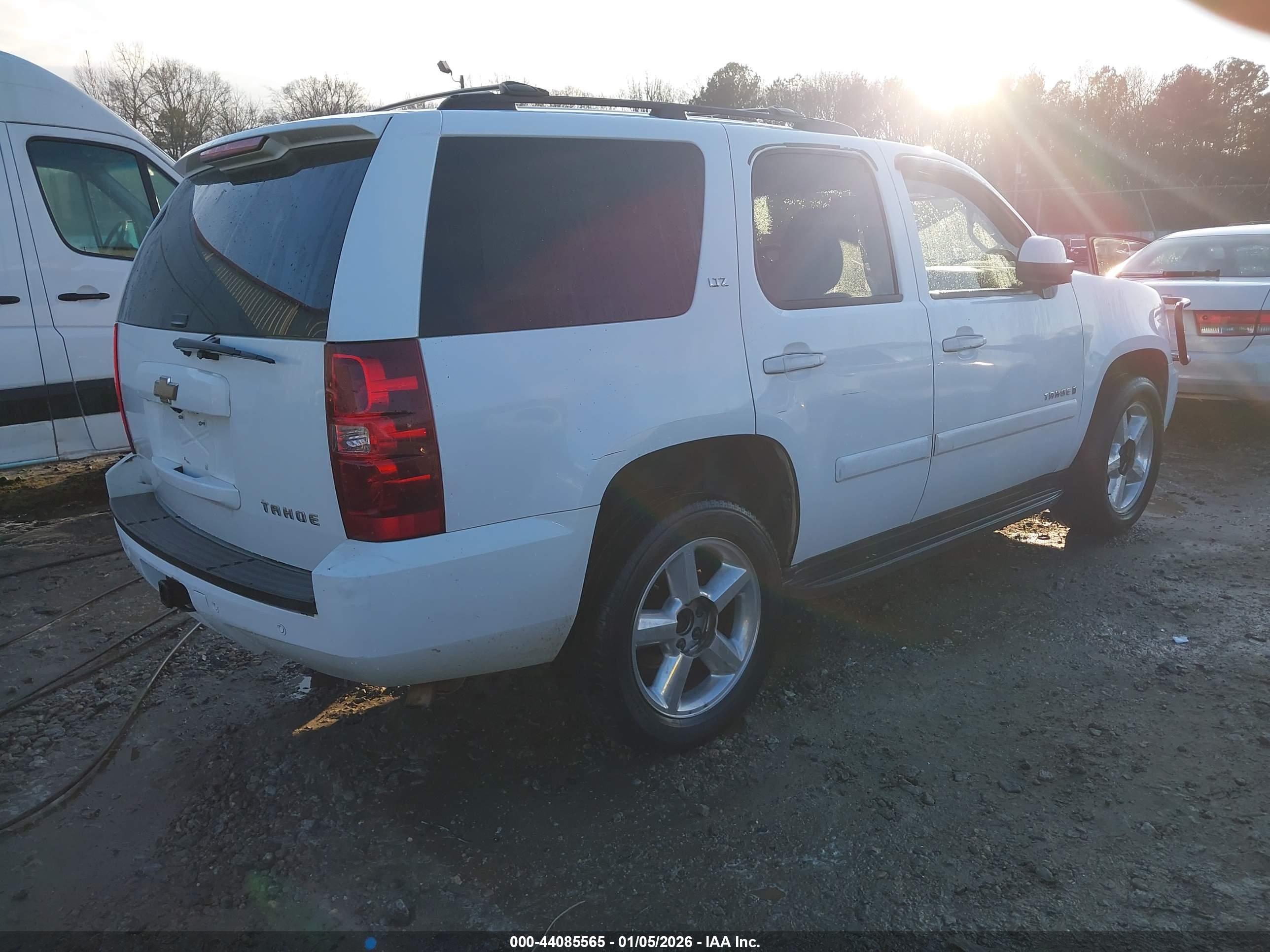 CHEVROLET TAHOE image 4
