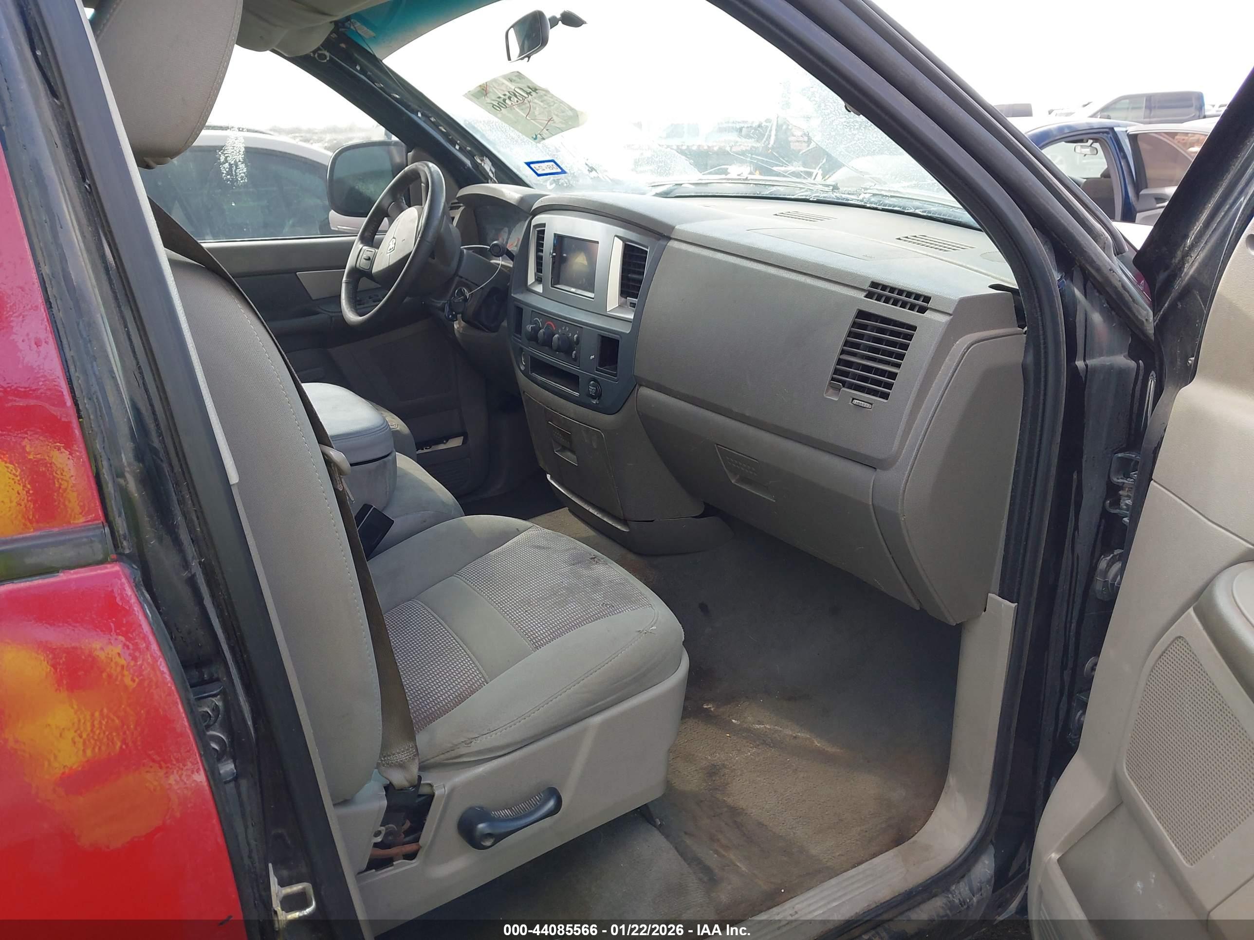 DODGE RAM image 5