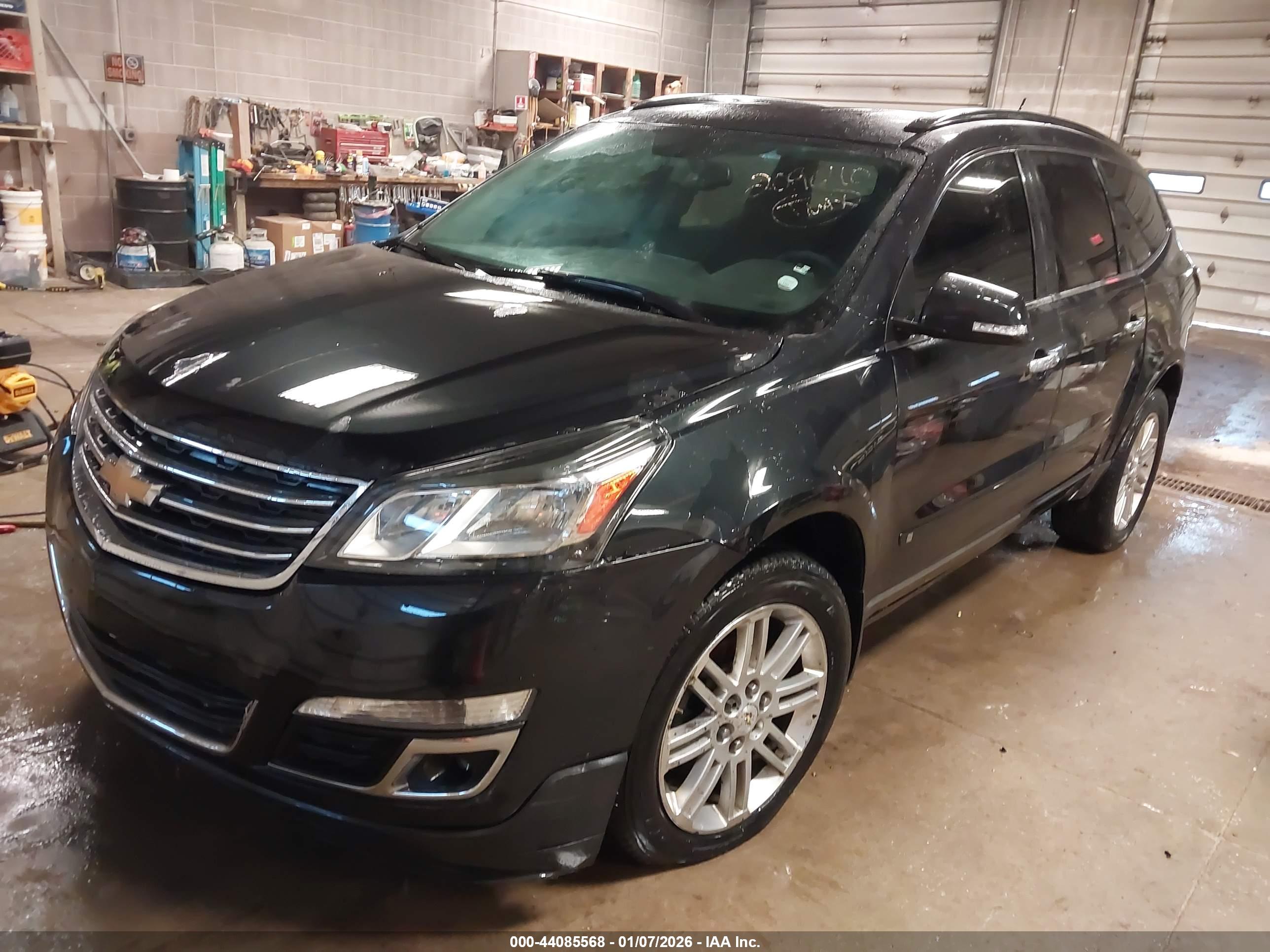 CHEVROLET TRAVERSE image 2