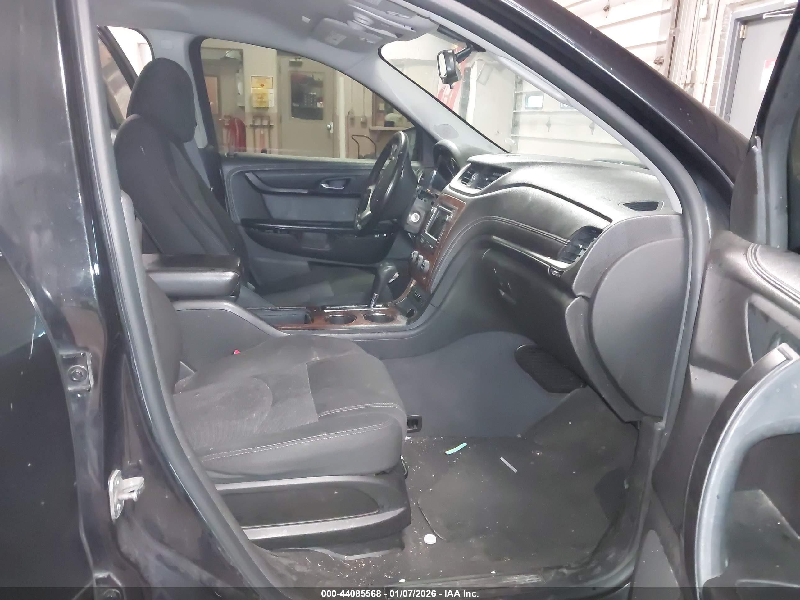 CHEVROLET TRAVERSE image 5