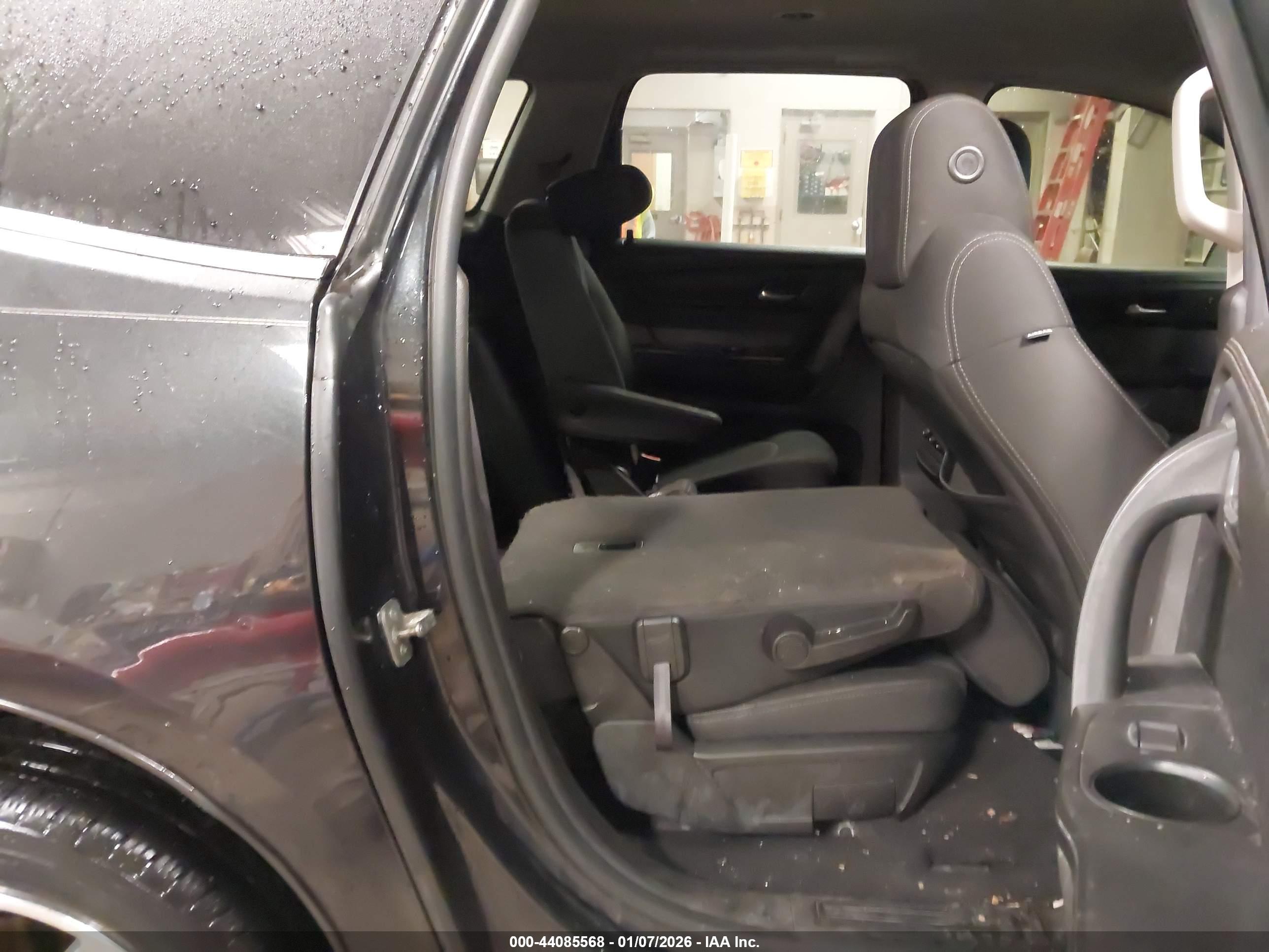CHEVROLET TRAVERSE image 8