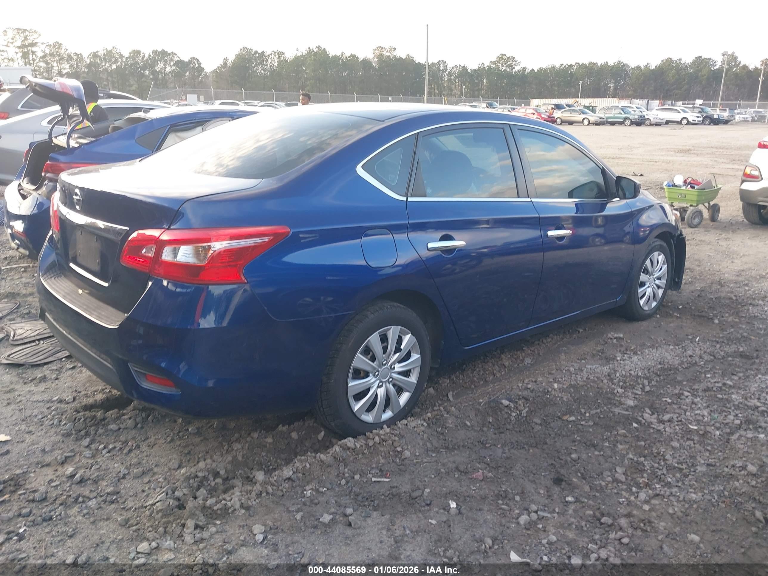 NISSAN SENTRA image 4