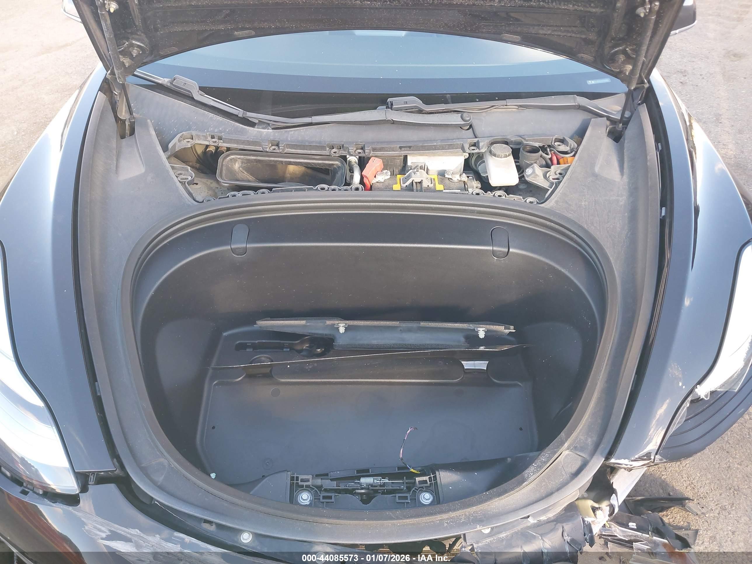 TESLA MODEL image 10