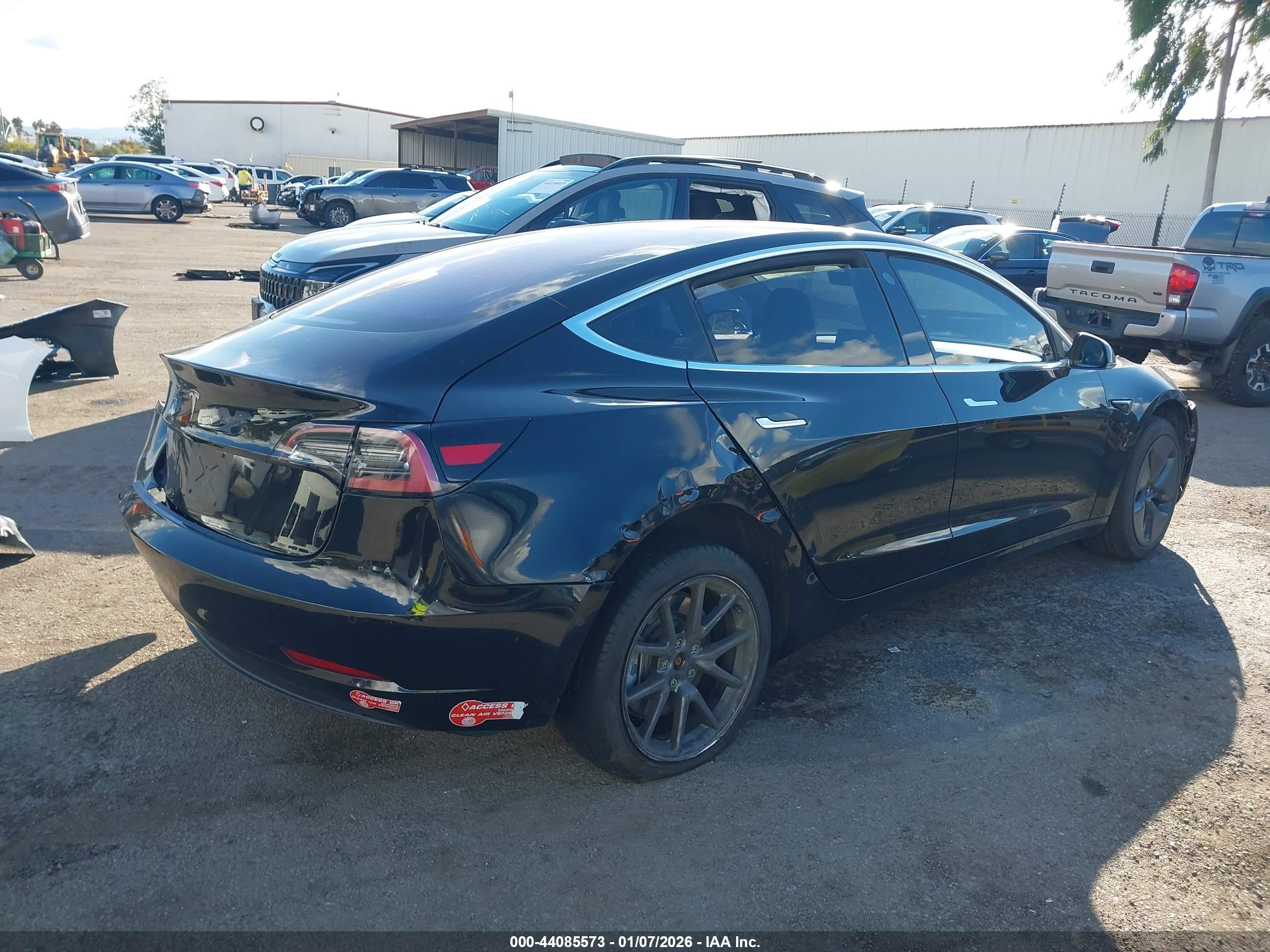 TESLA MODEL image 4
