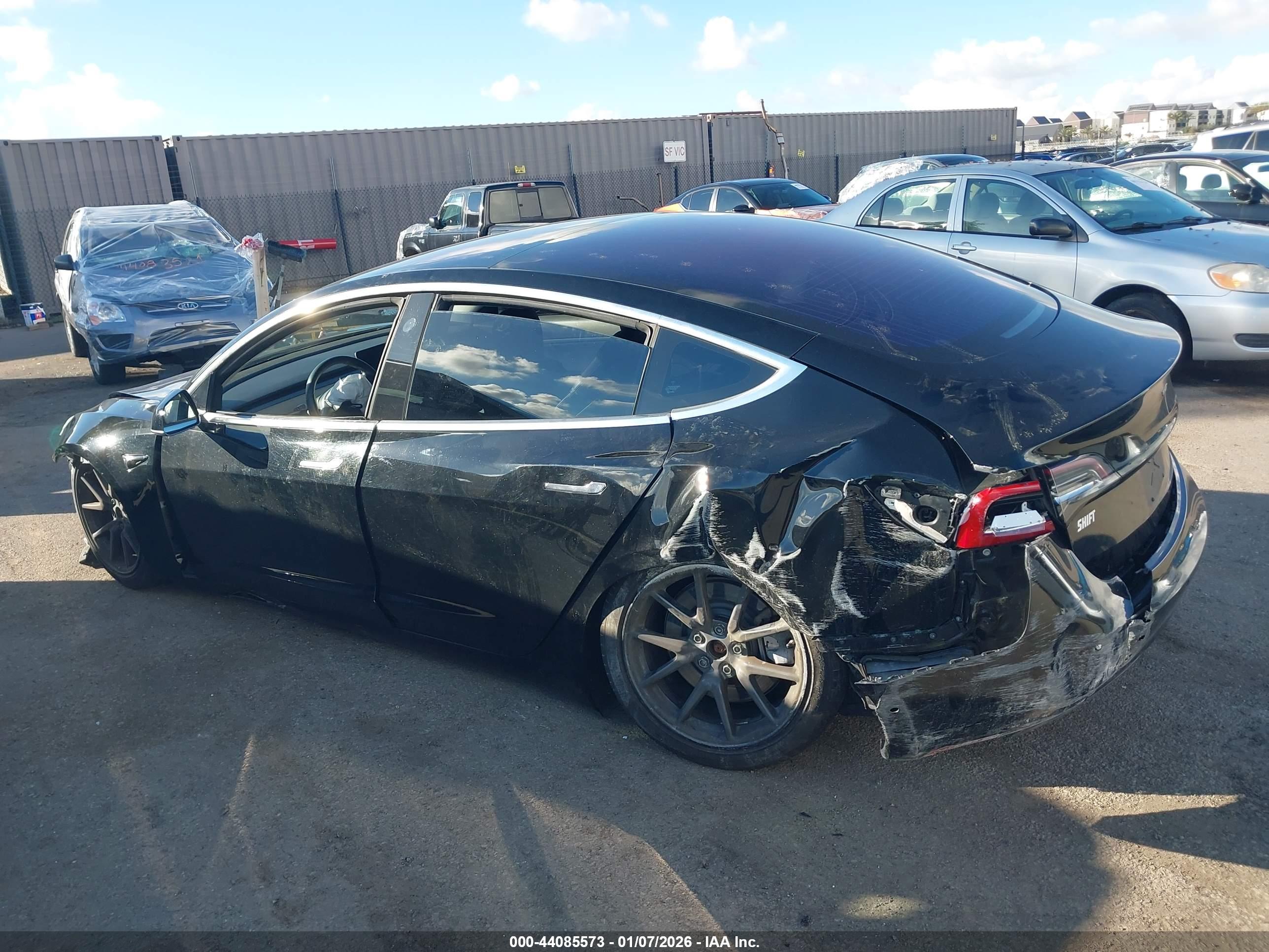 TESLA MODEL image 6