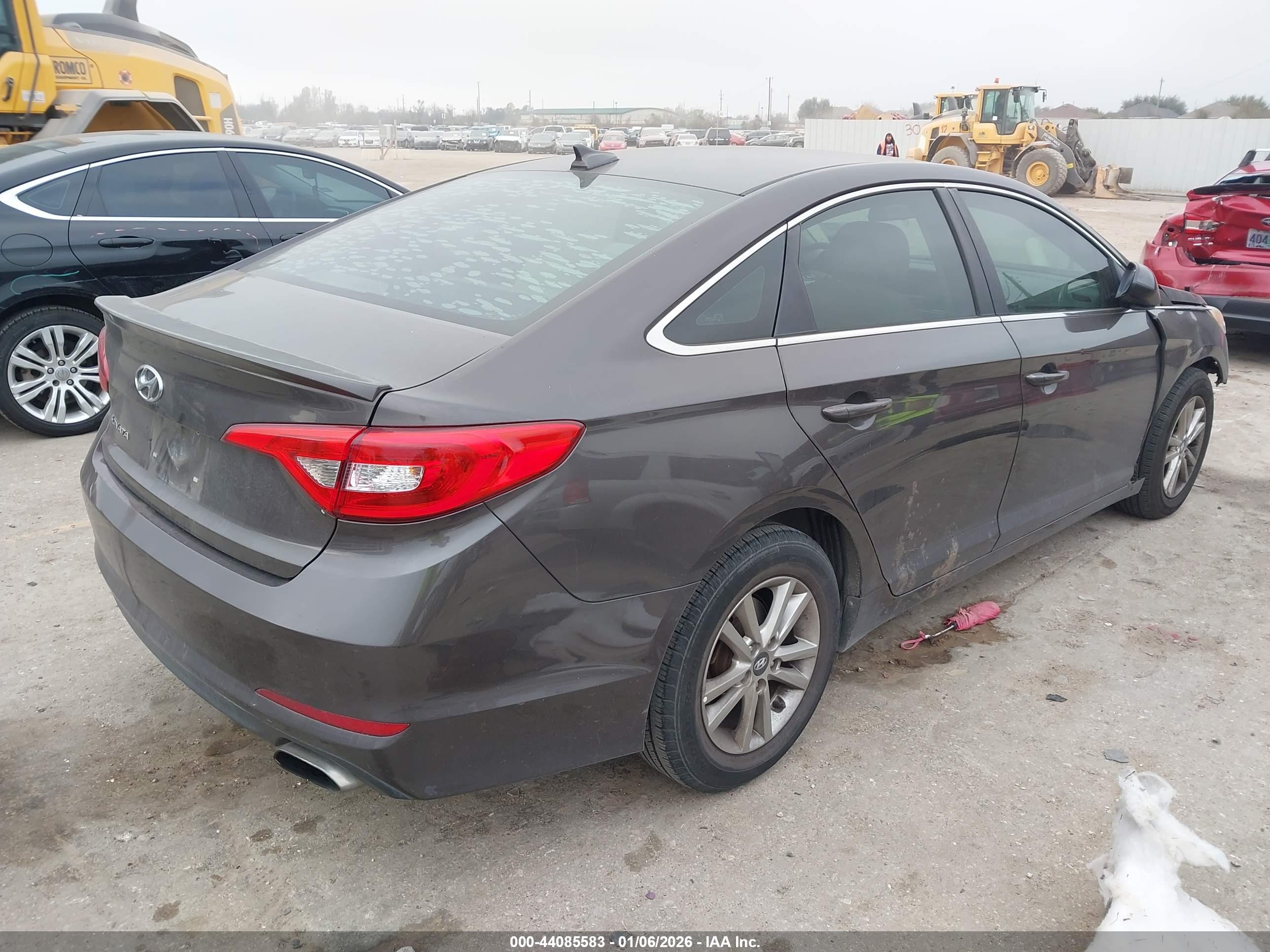 HYUNDAI SONATA image 4
