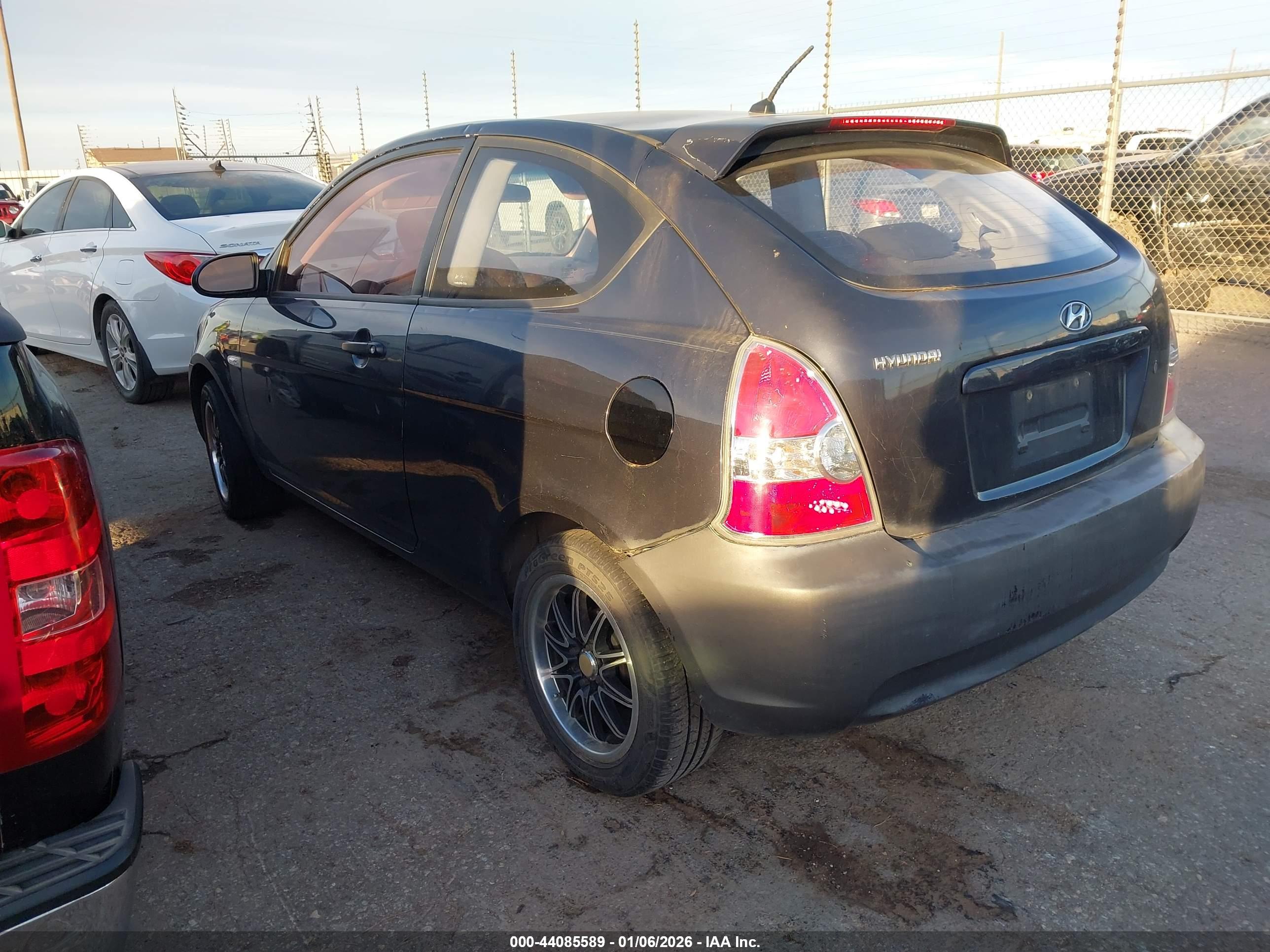 HYUNDAI ACCENT image 3