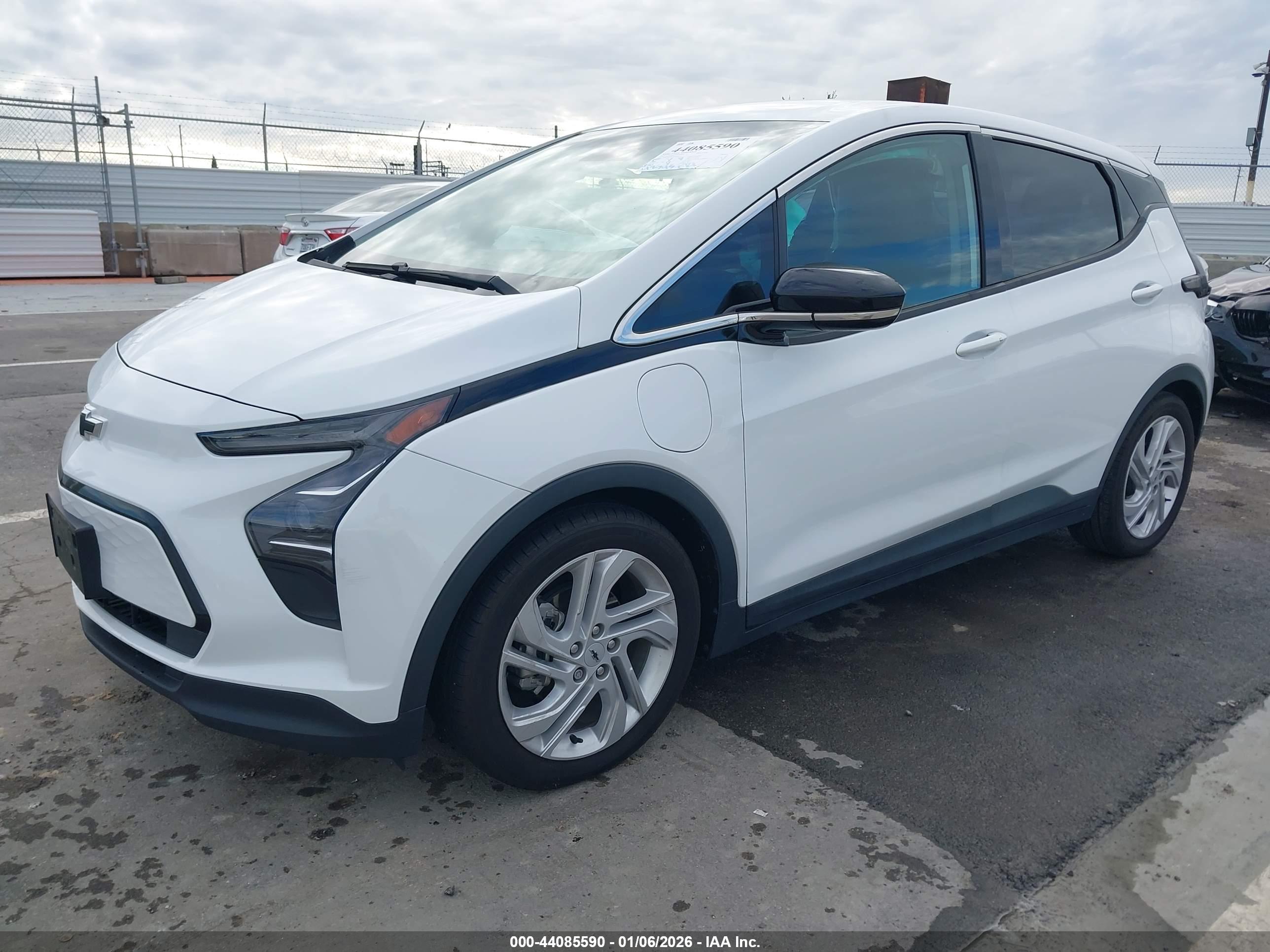 CHEVROLET BOLT image 2