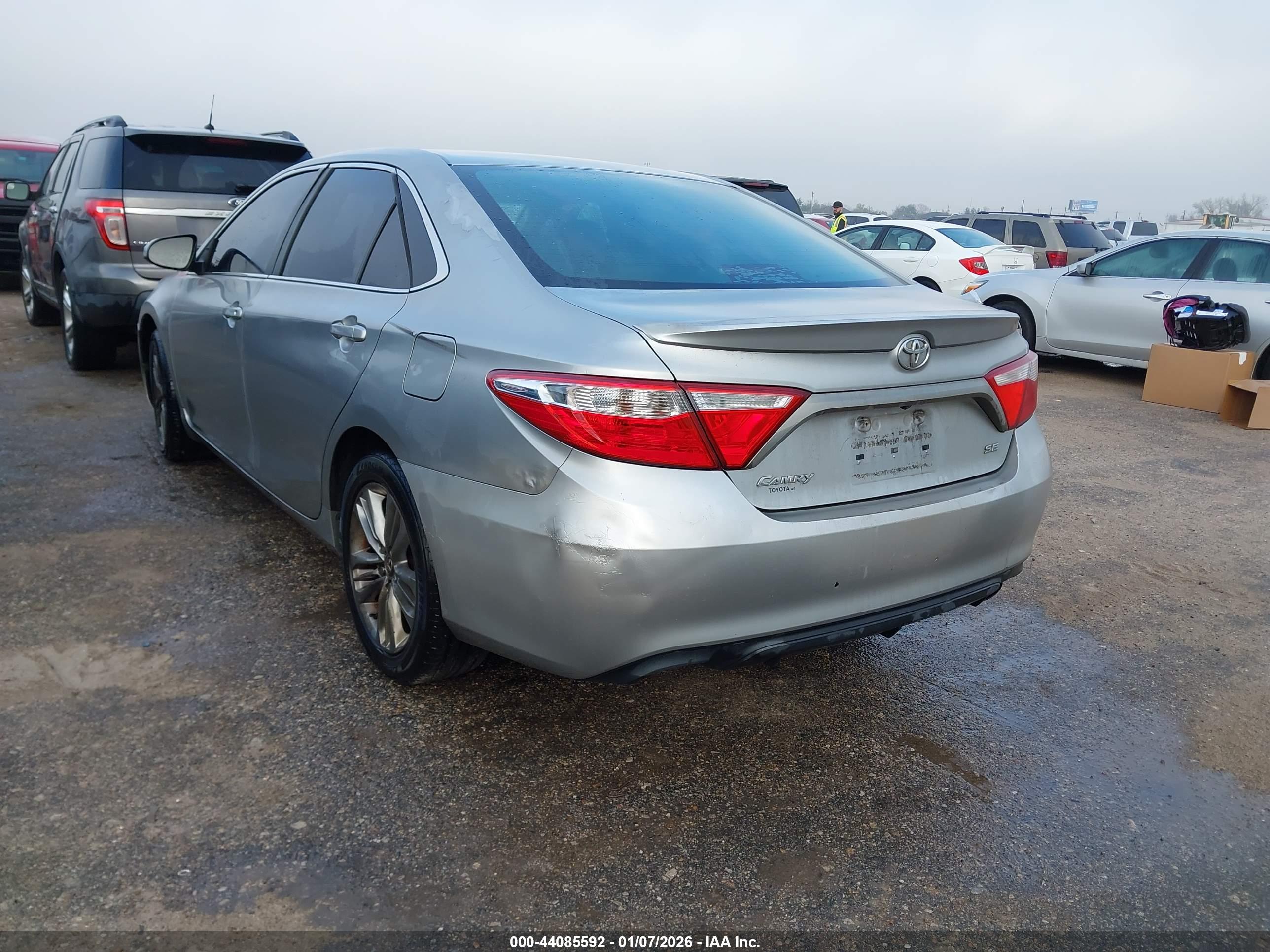 TOYOTA CAMRY image 3