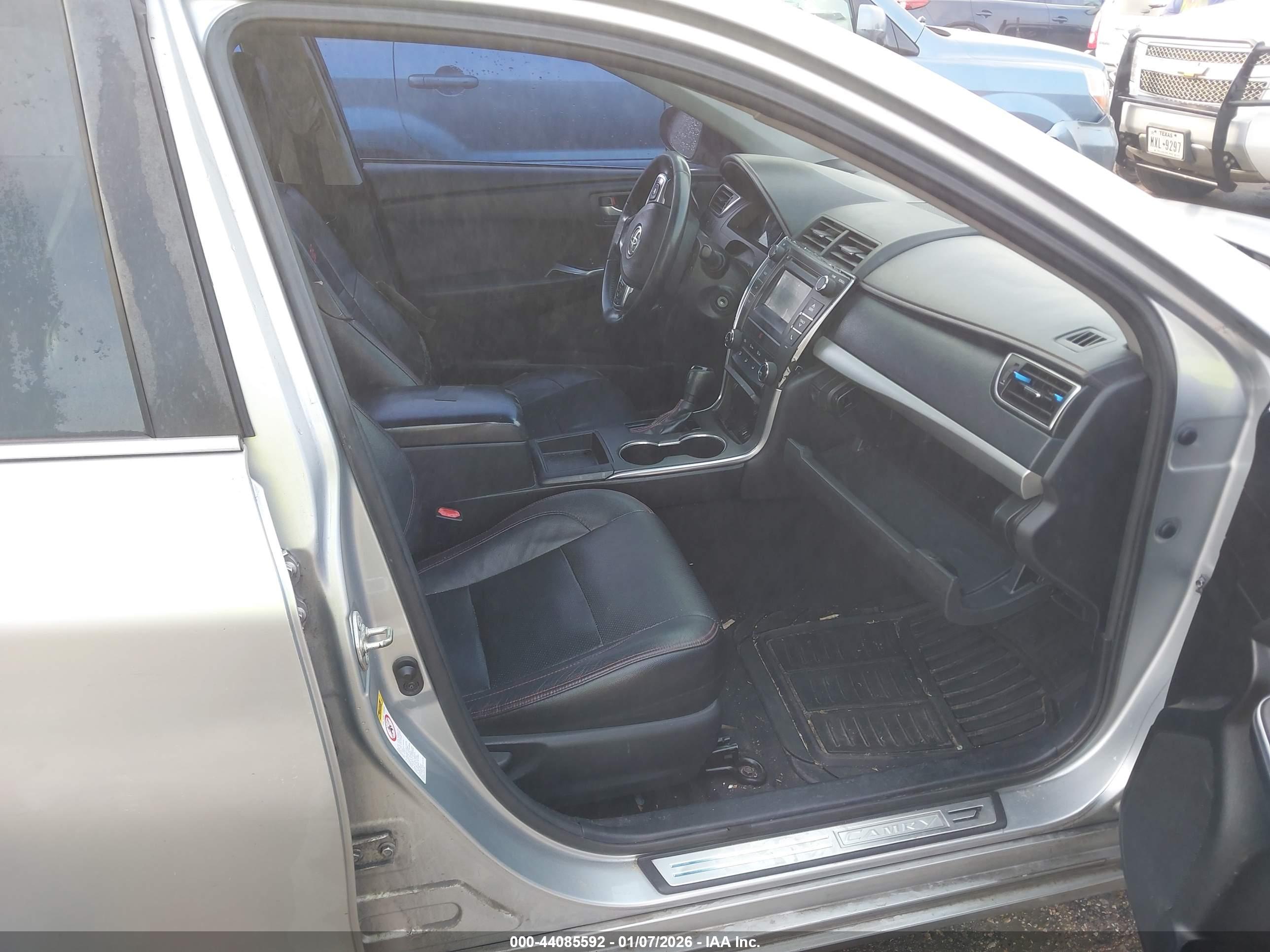 TOYOTA CAMRY image 5