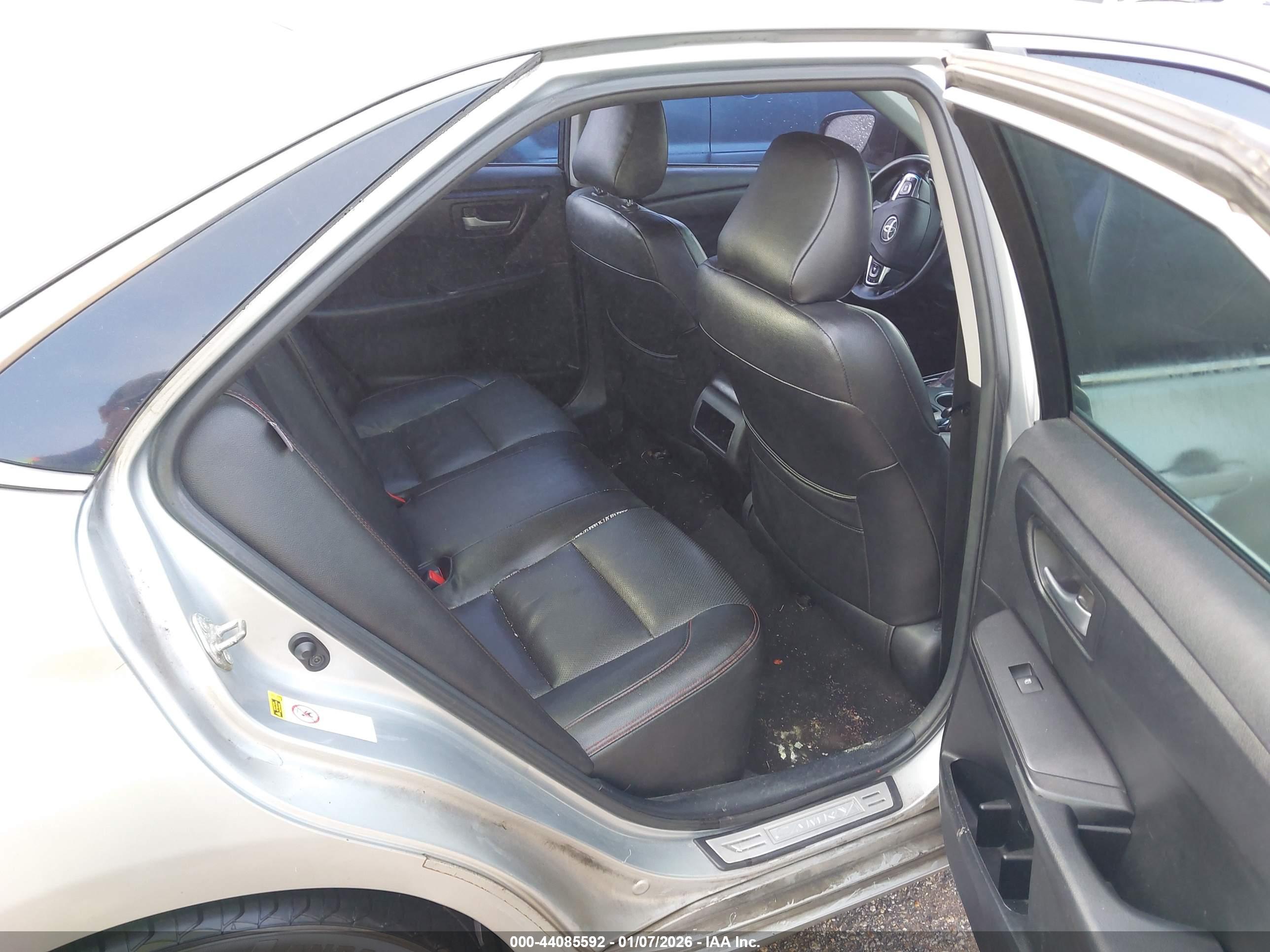 TOYOTA CAMRY image 8