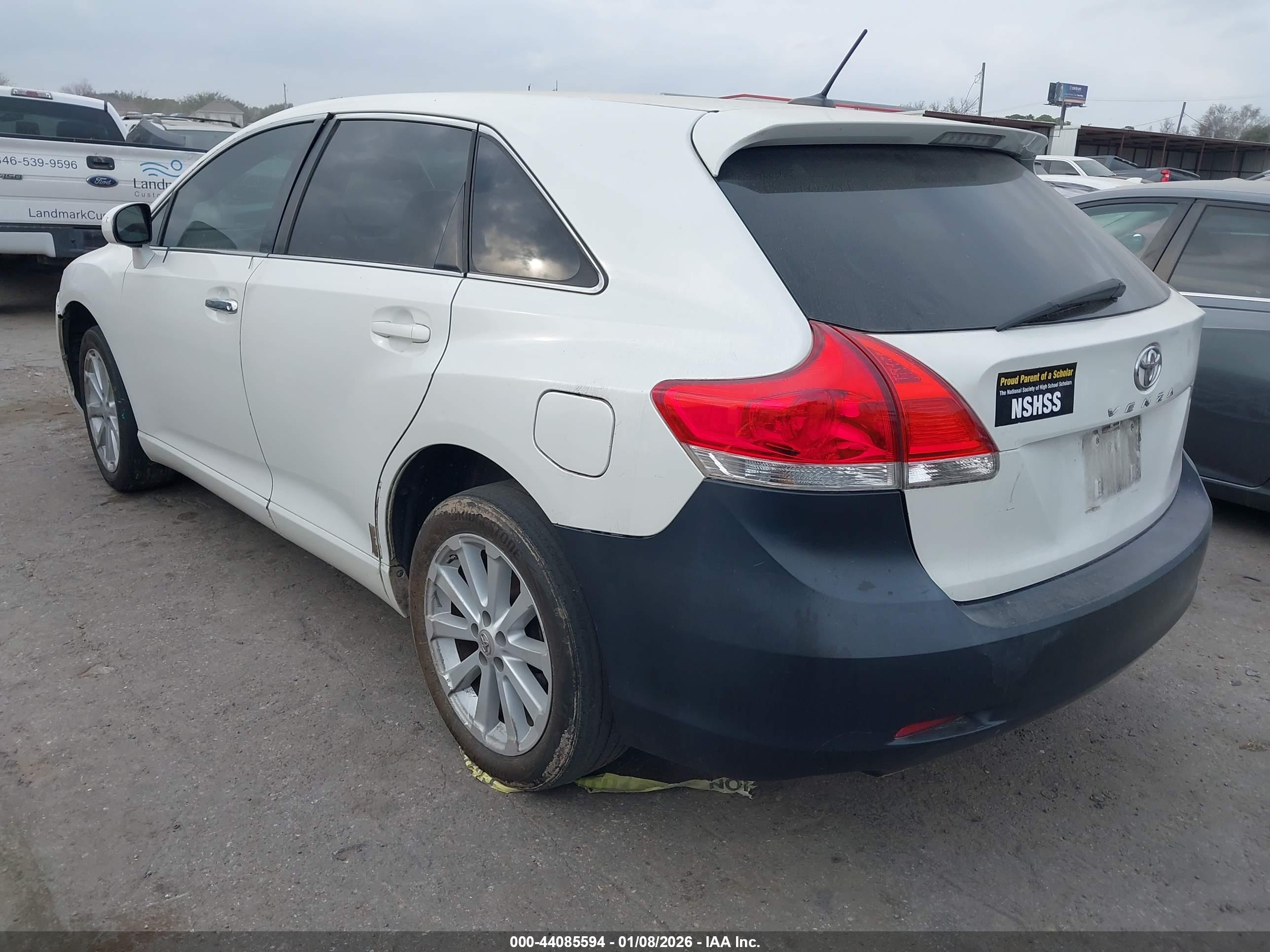 TOYOTA VENZA image 3