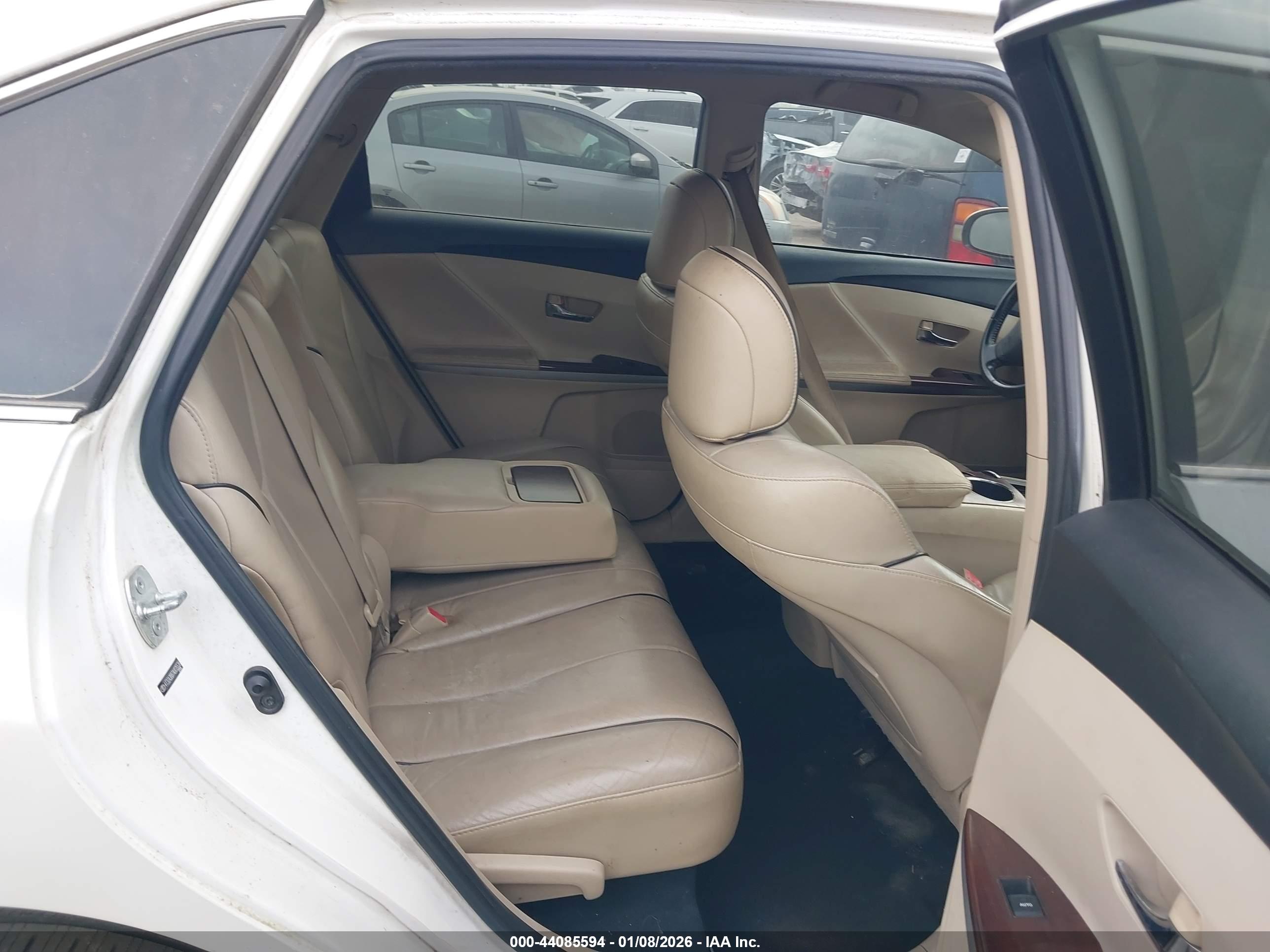 TOYOTA VENZA image 8