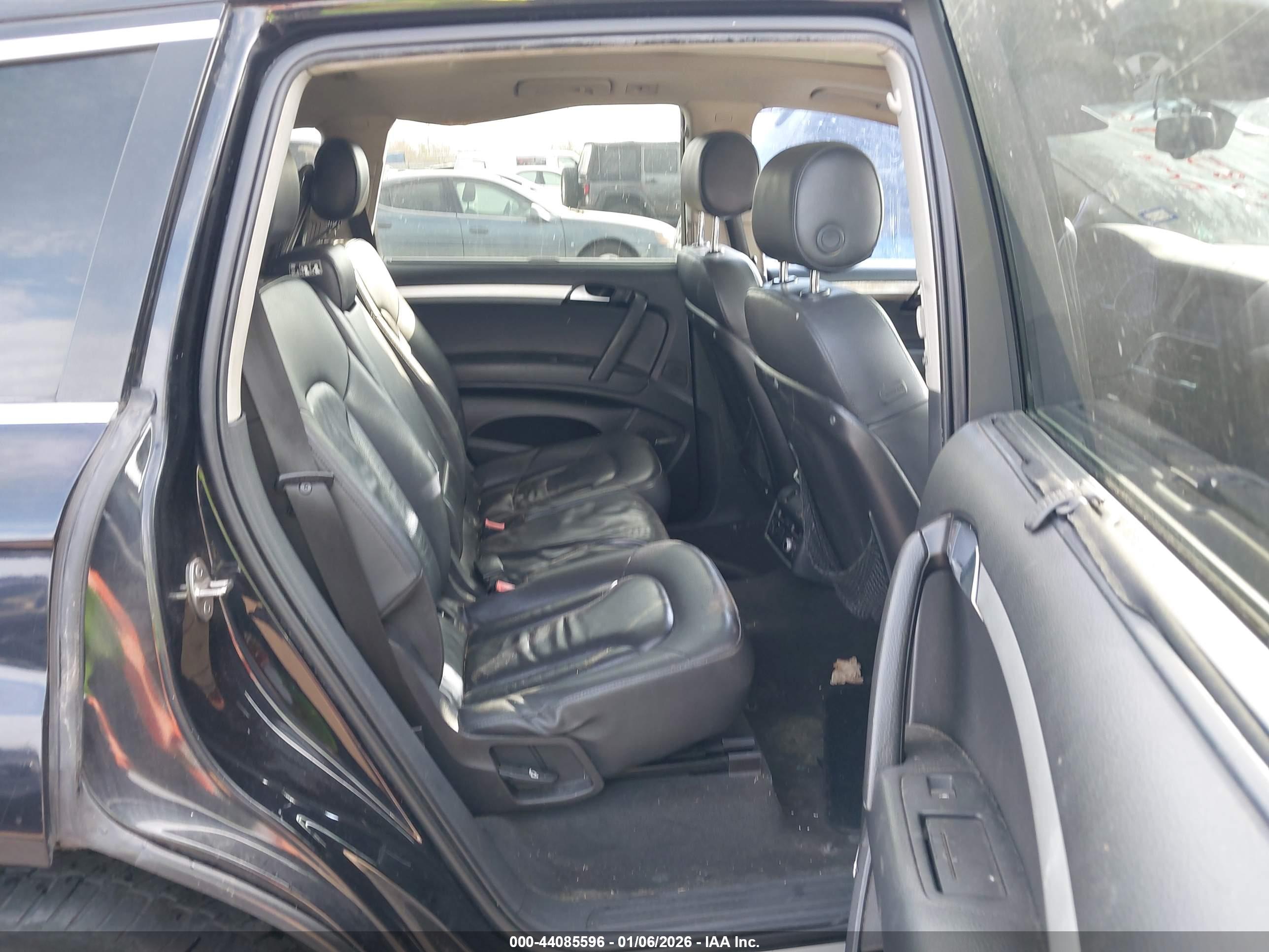 AUDI Q7 image 8