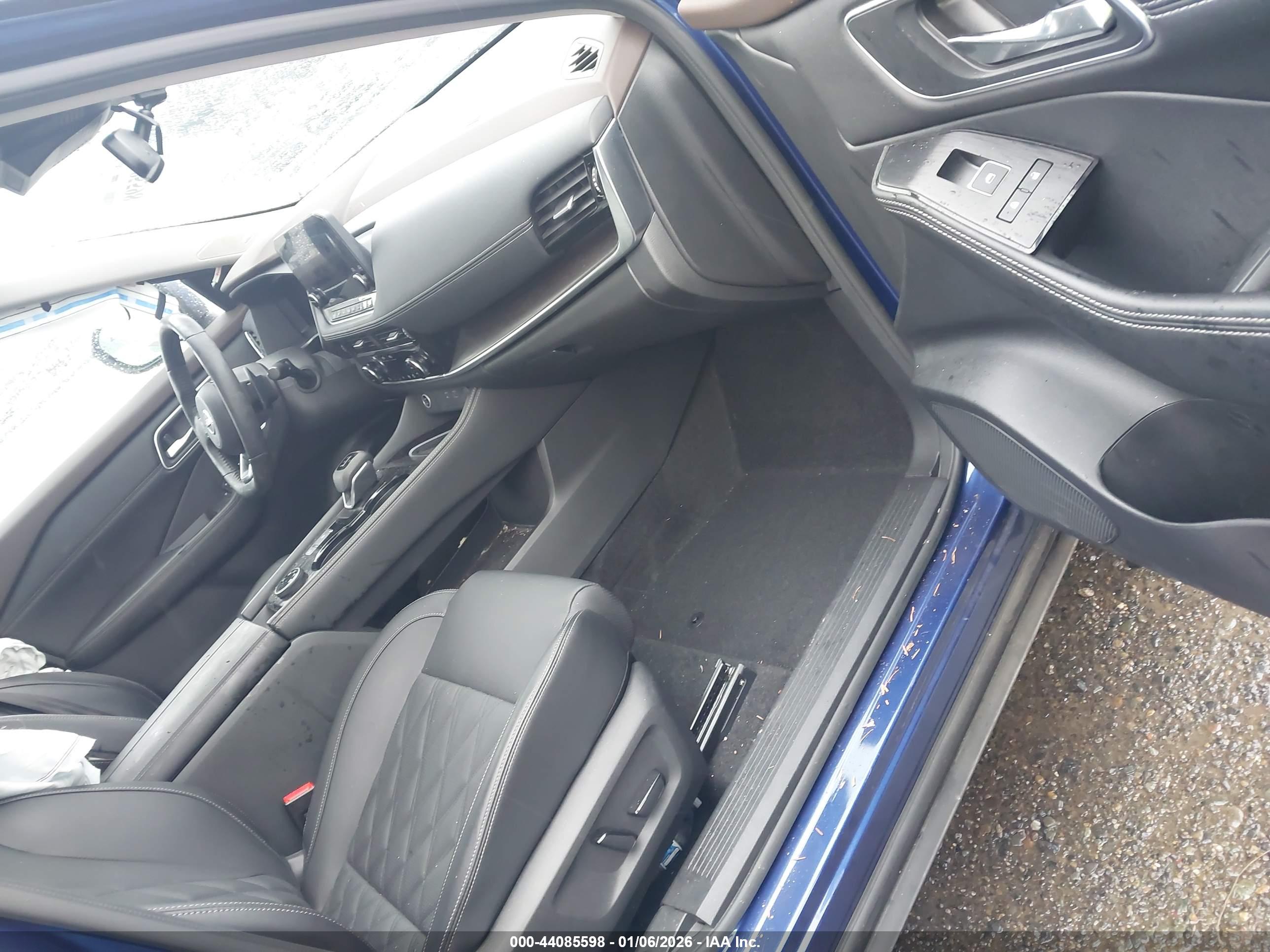 NISSAN ROGUE image 5