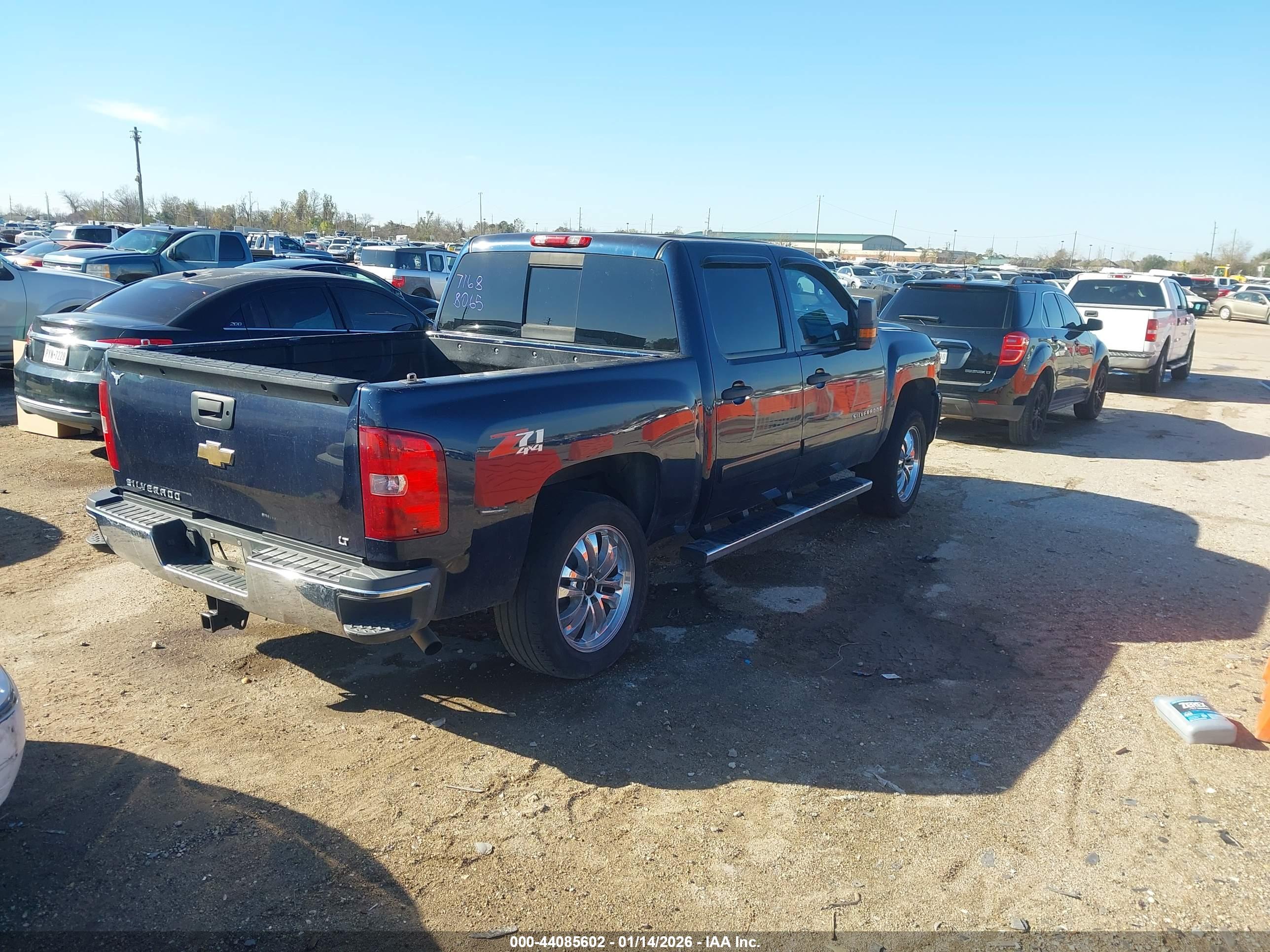 CHEVROLET SILVERADO image 4
