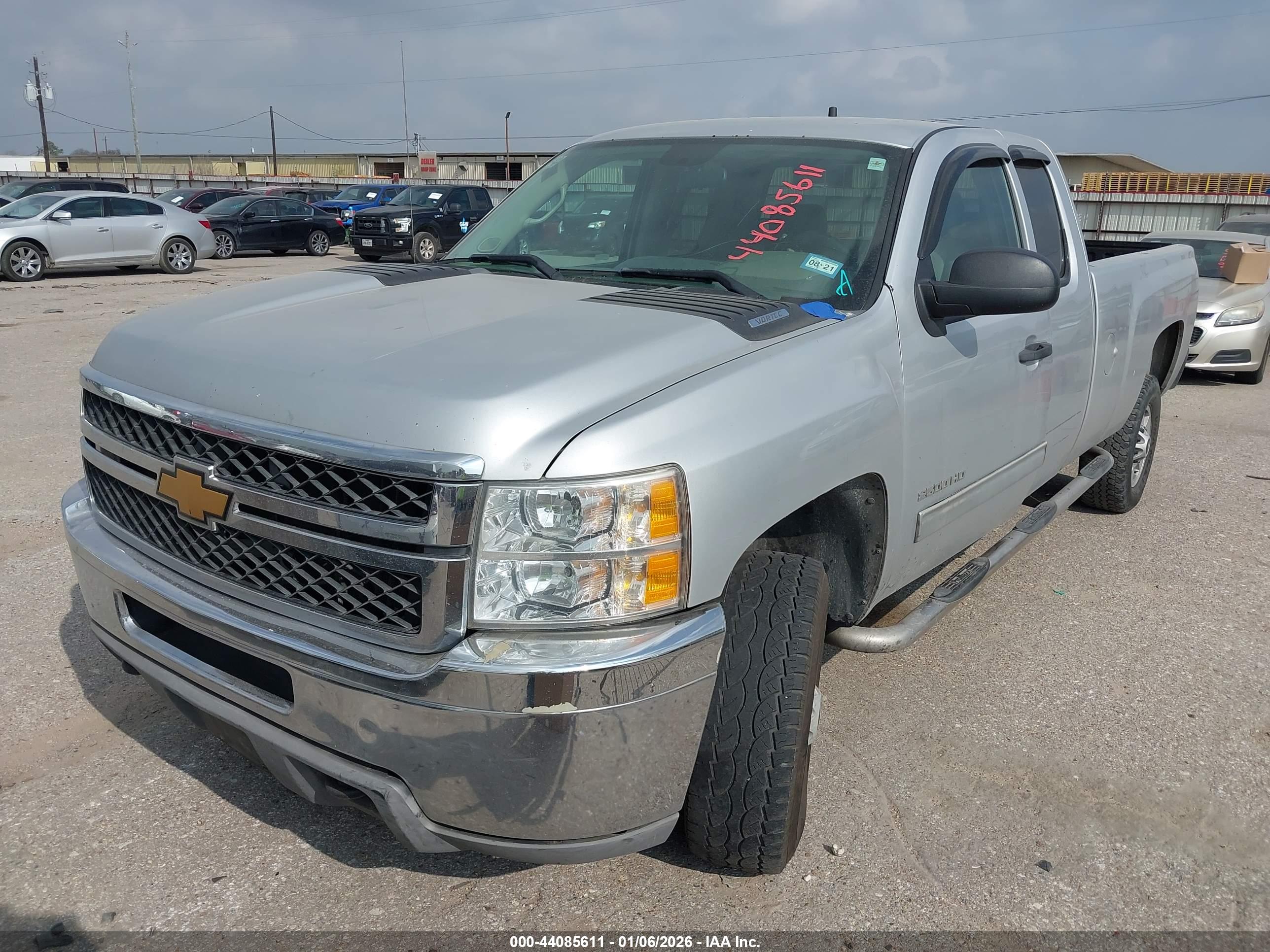 CHEVROLET SILVERADO image 2