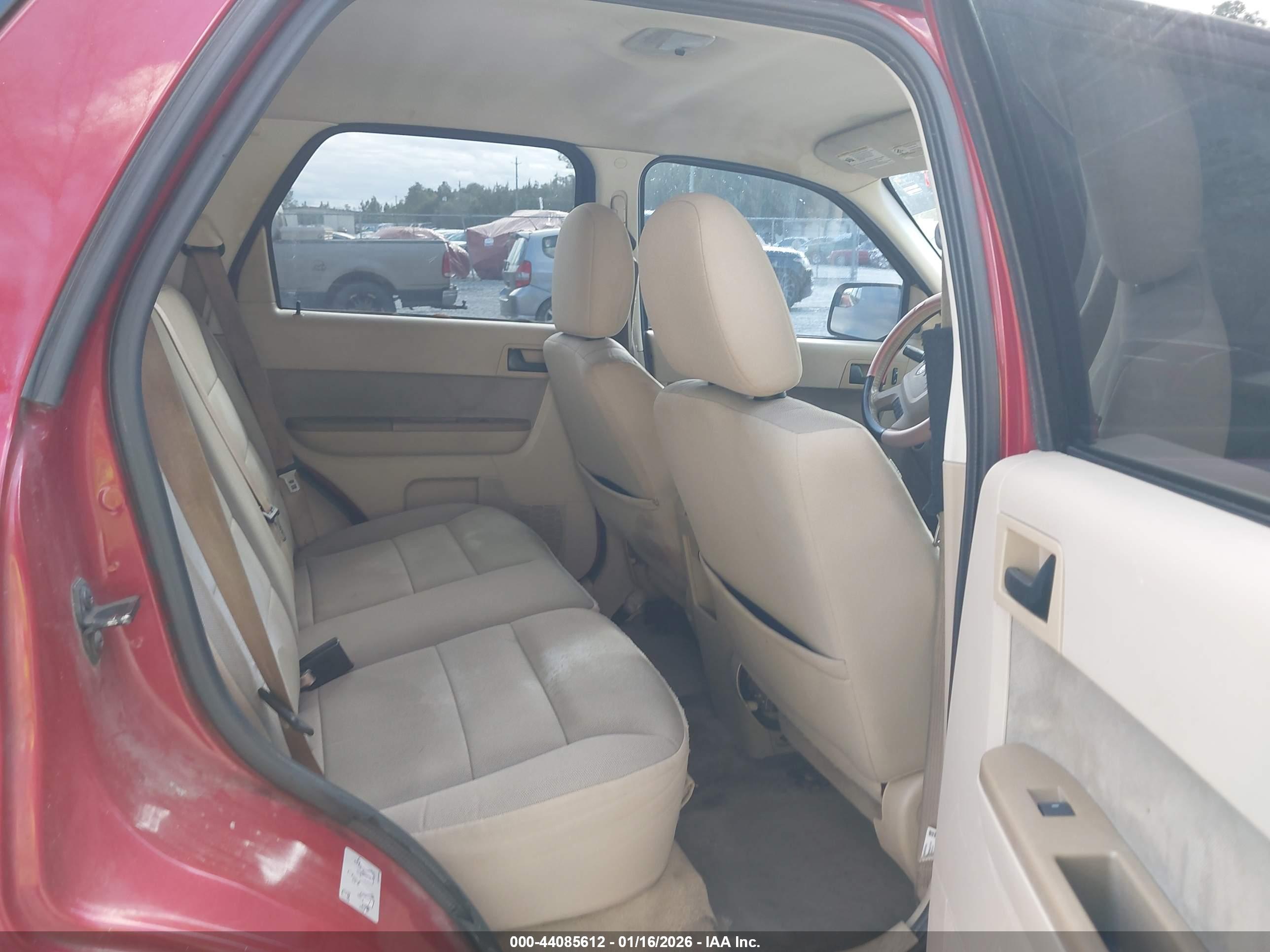FORD ESCAPE image 8