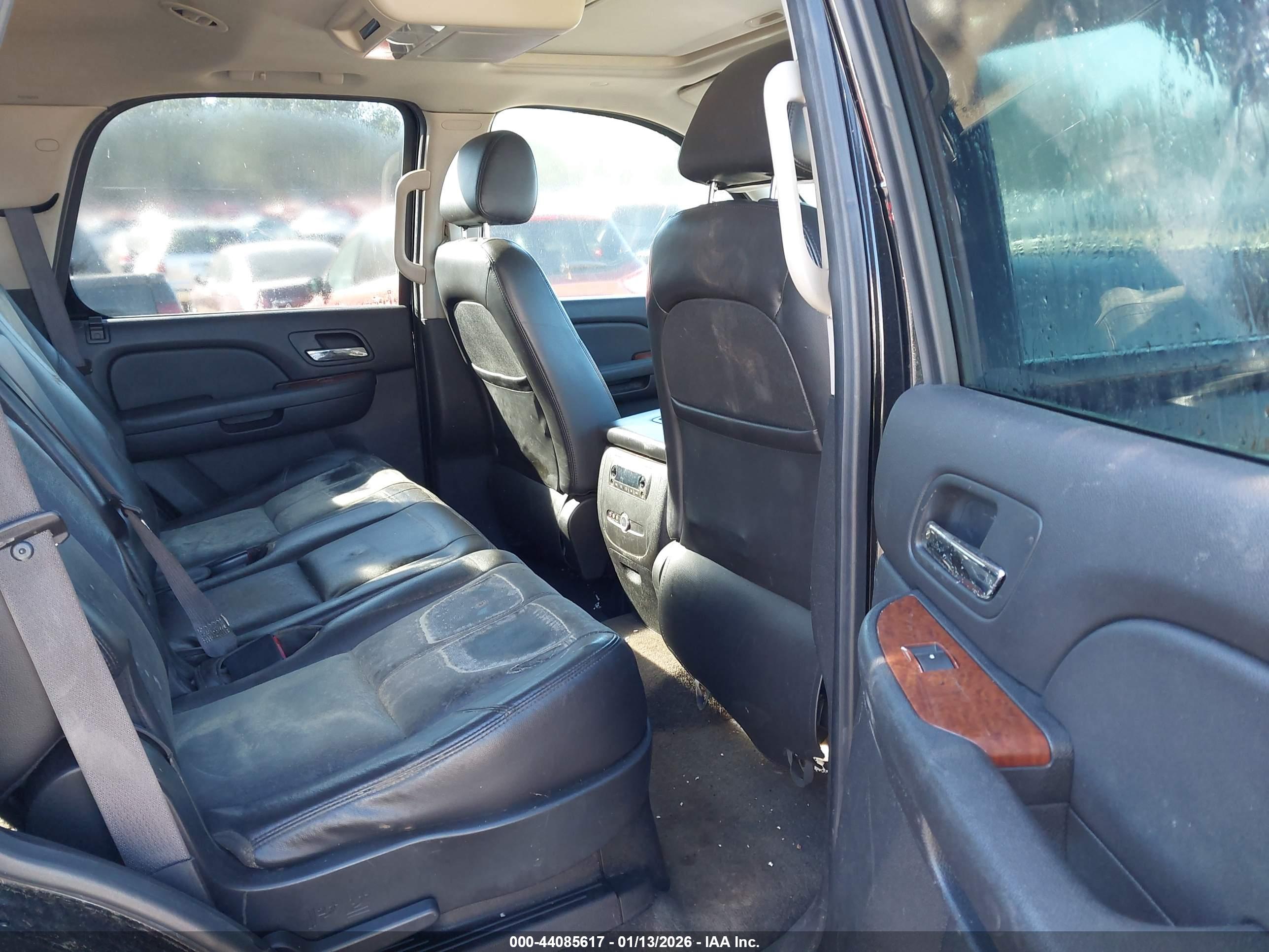 GMC YUKON image 8