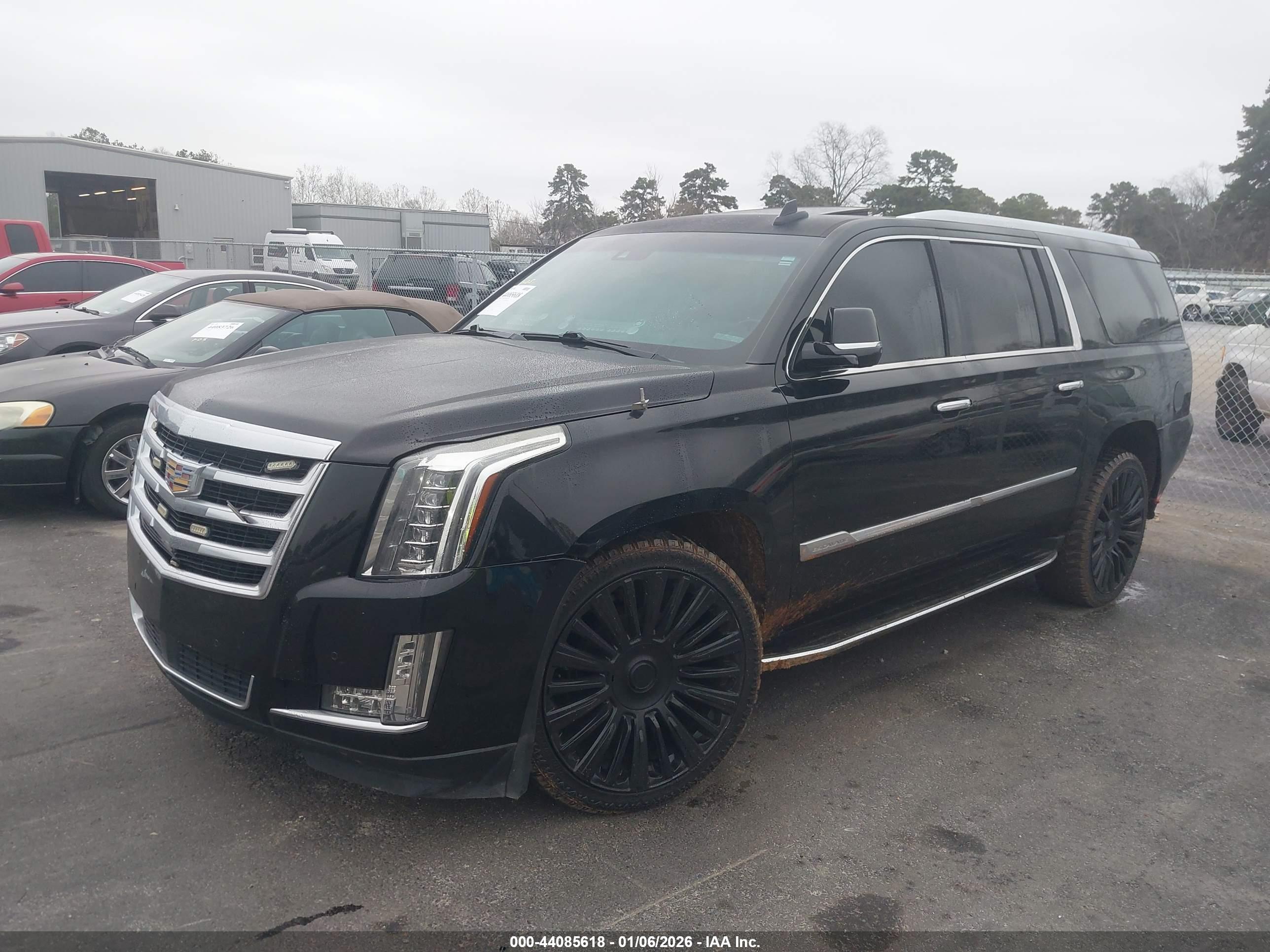 CADILLAC ESCALADE image 2