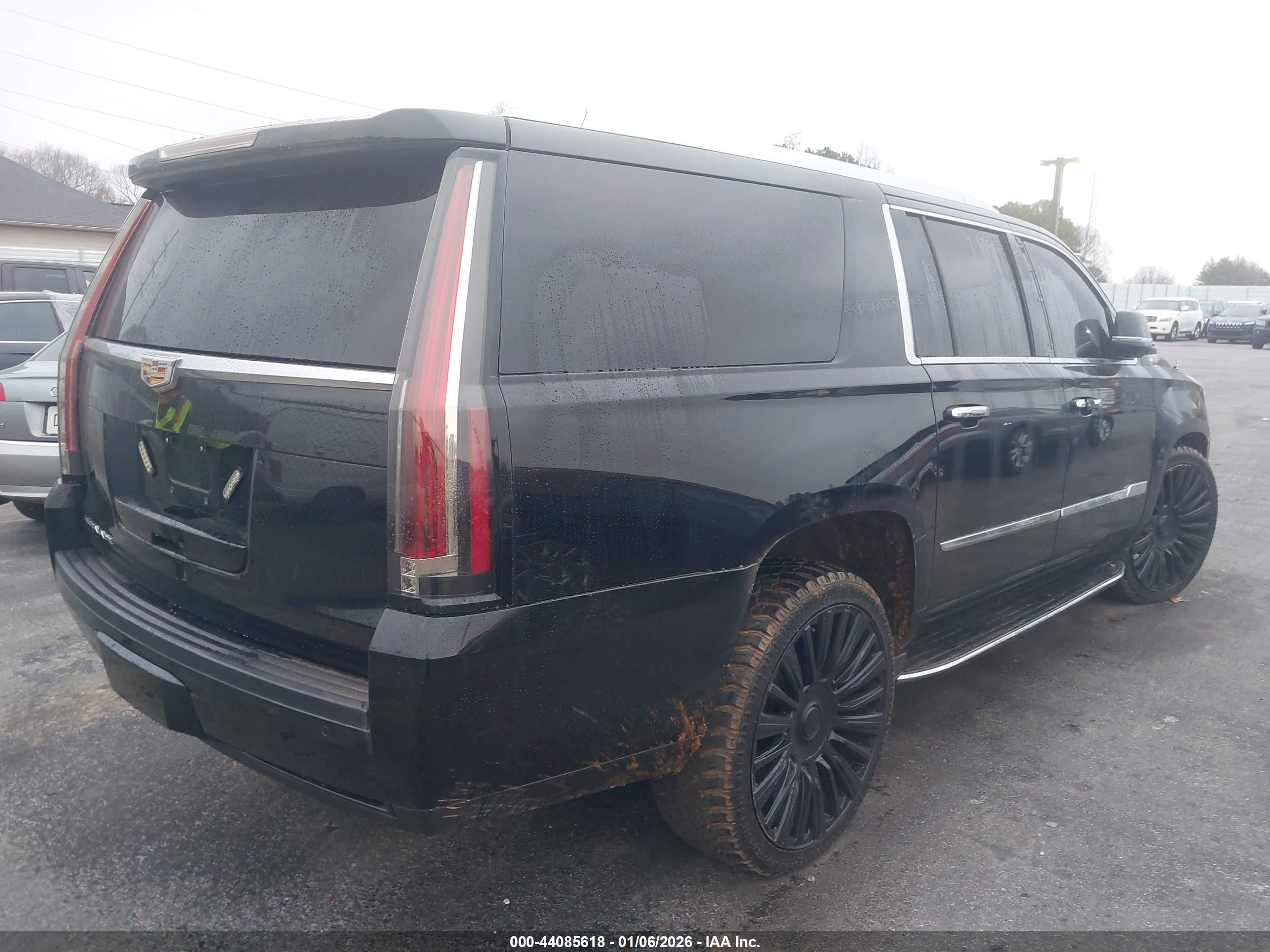 CADILLAC ESCALADE image 4