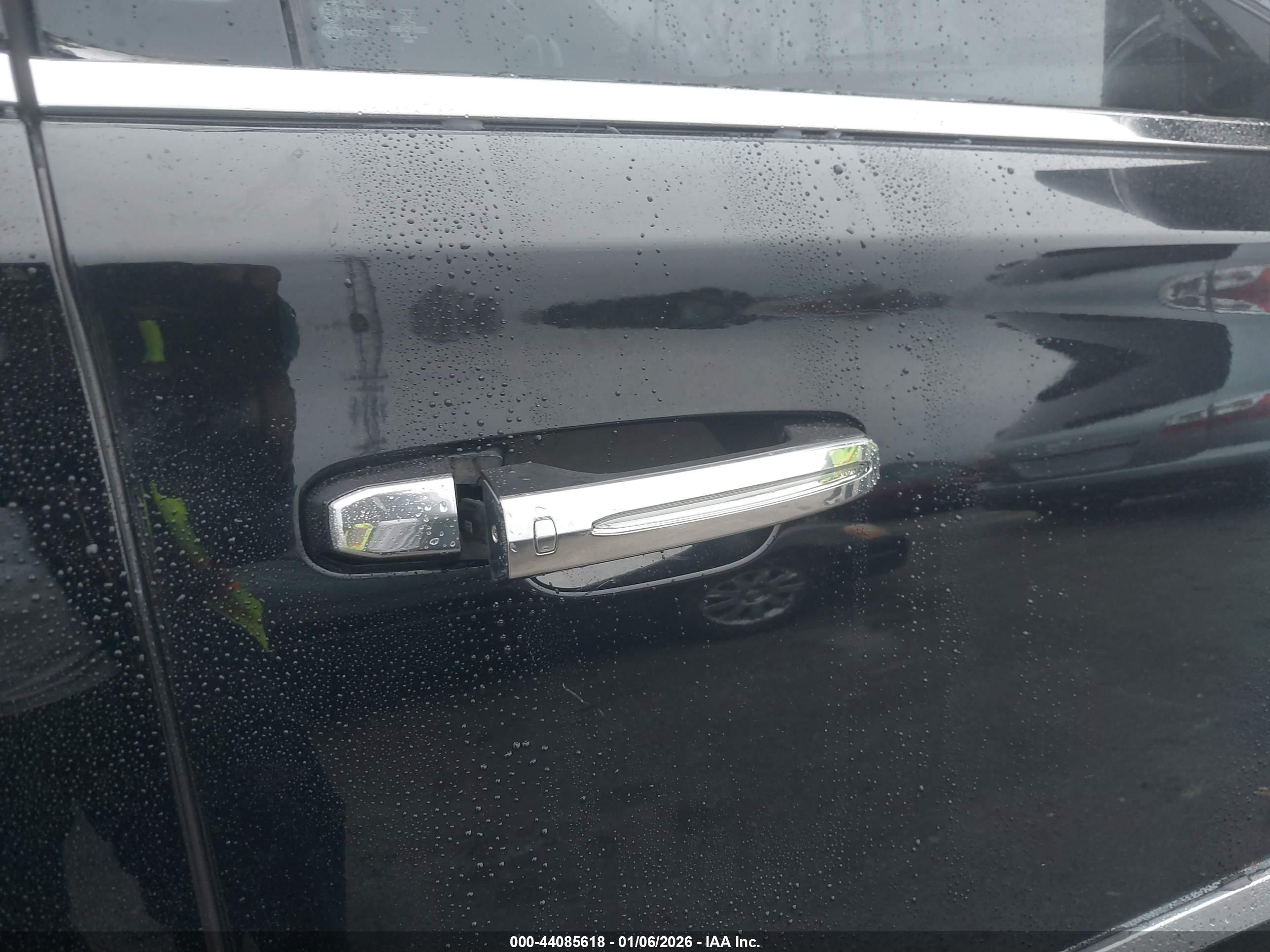 CADILLAC ESCALADE image 6