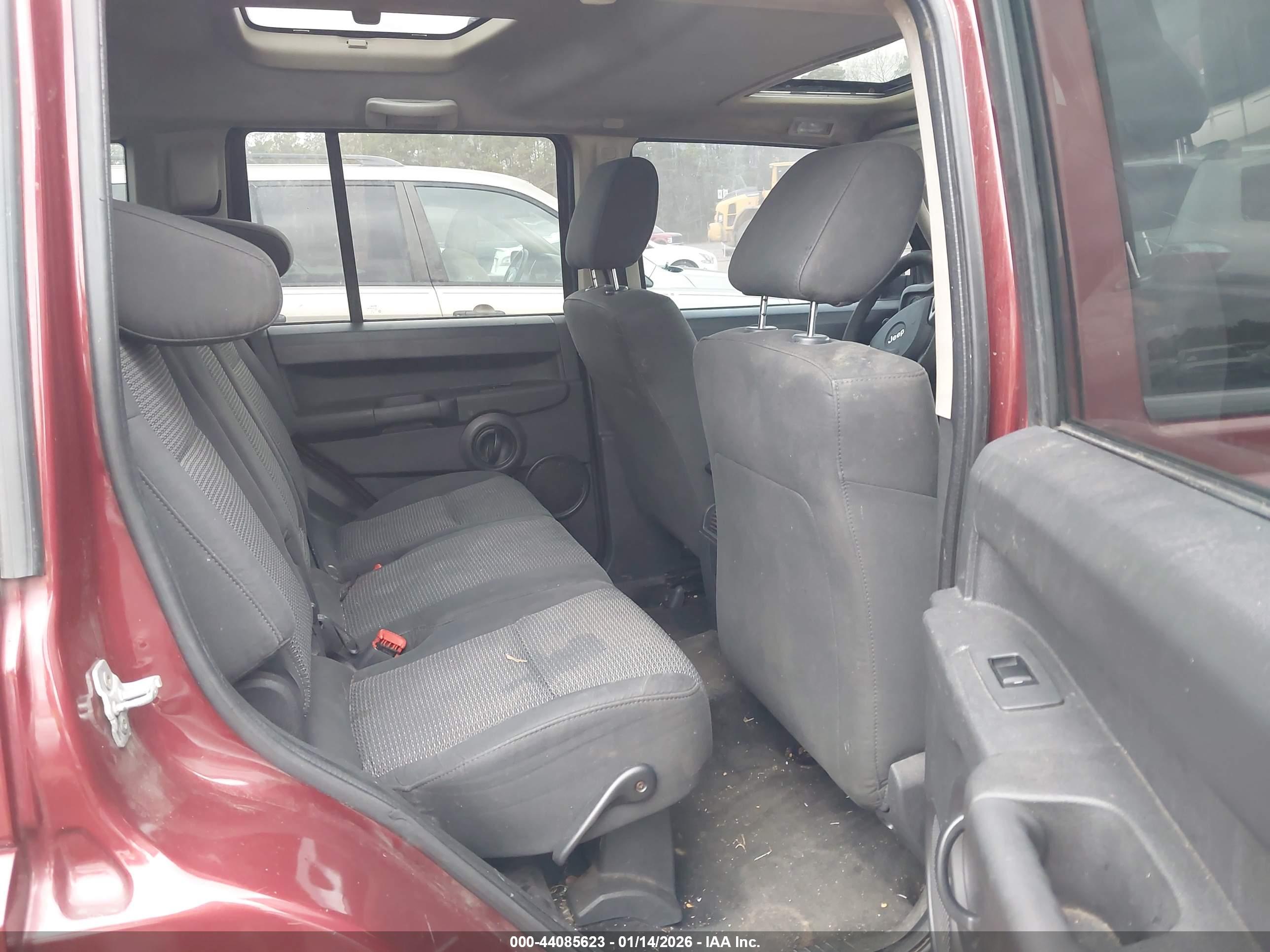 JEEP COMMANDER image 8