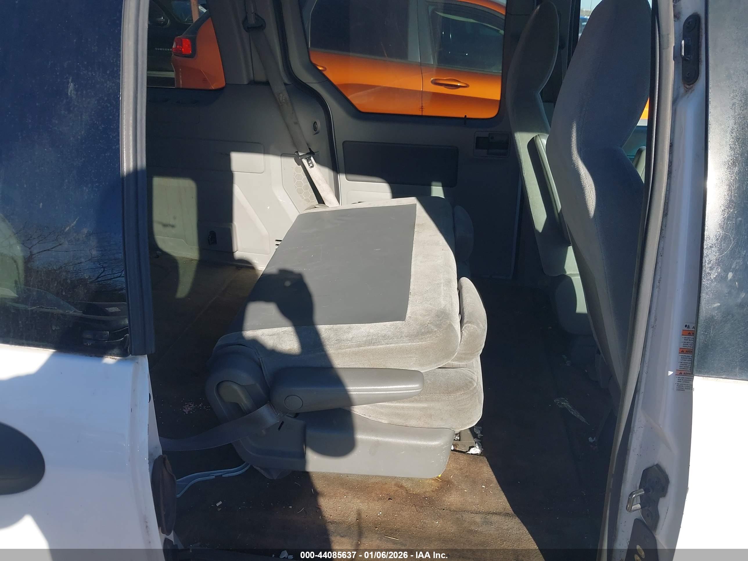 FORD FREESTAR image 8