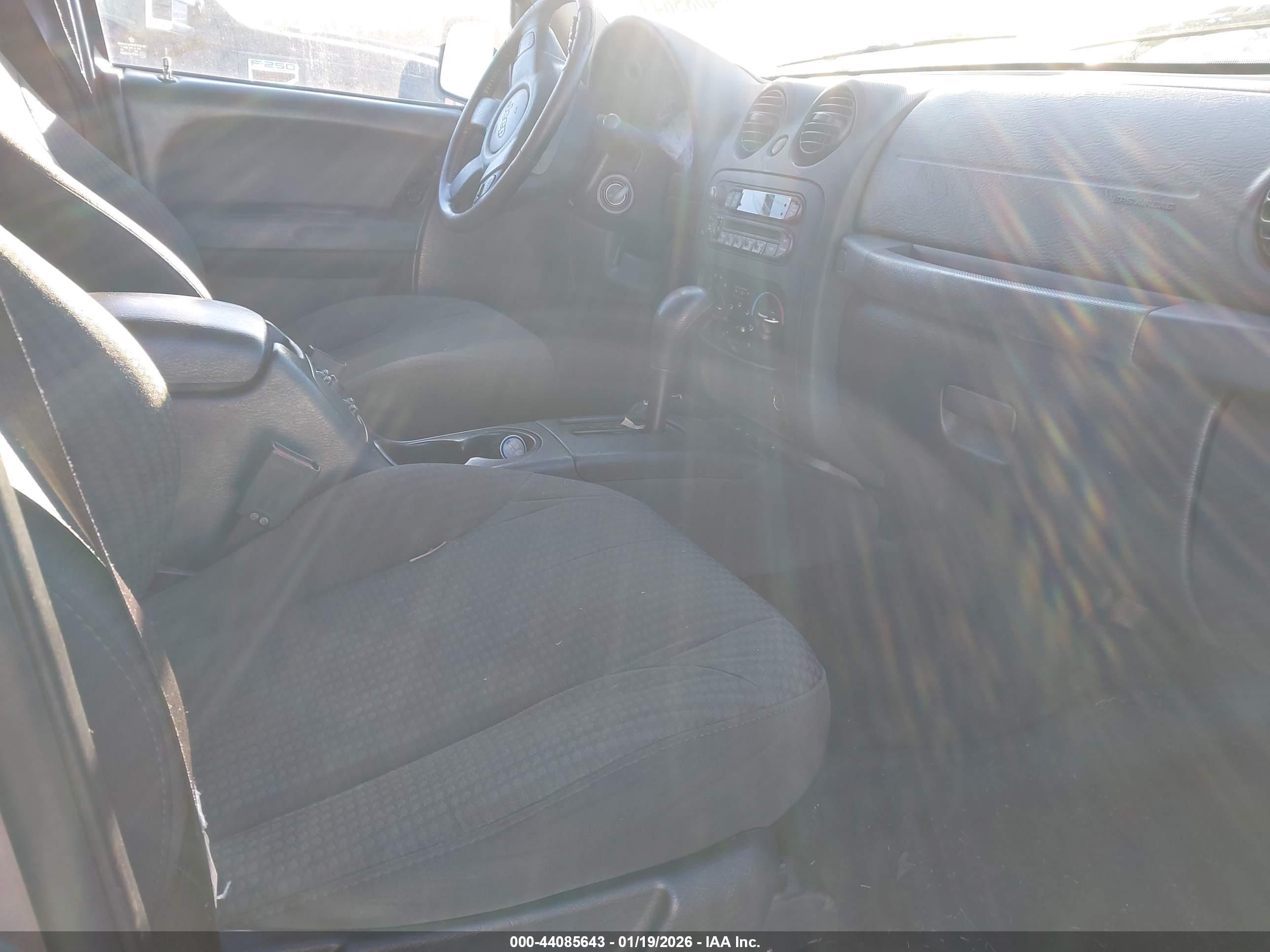 JEEP LIBERTY image 5