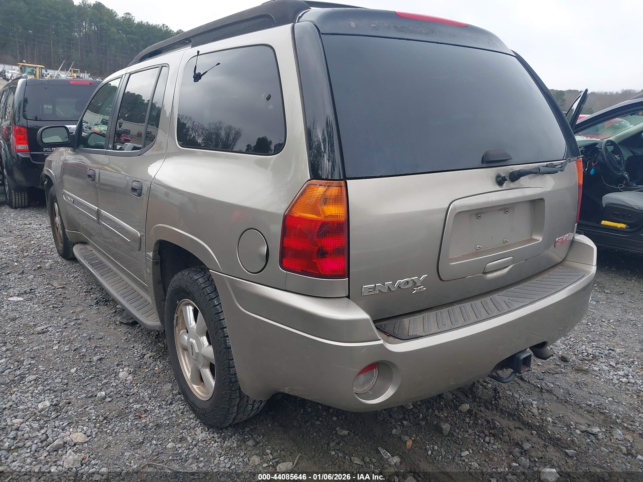 GMC ENVOY image 3