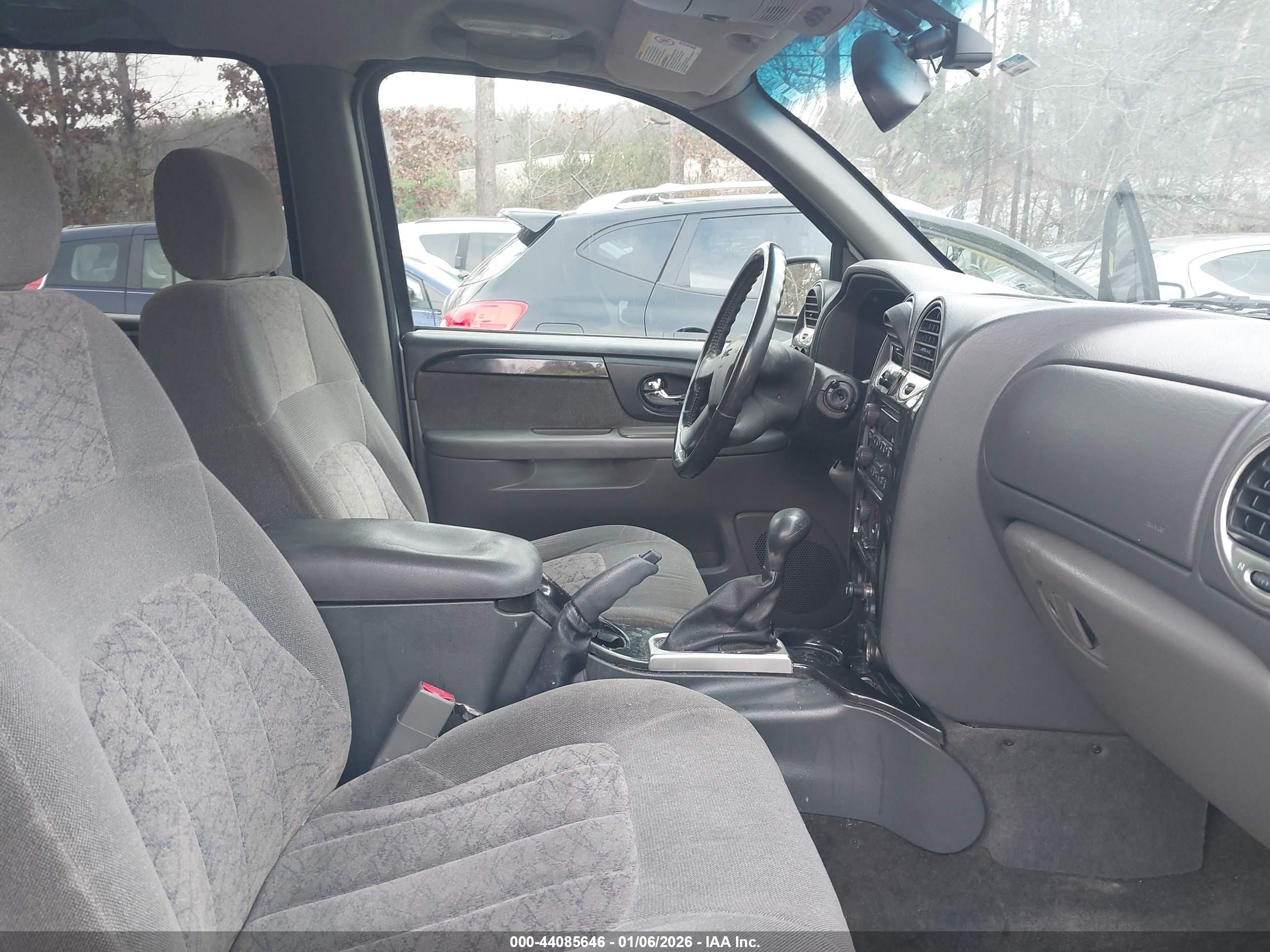 GMC ENVOY image 5